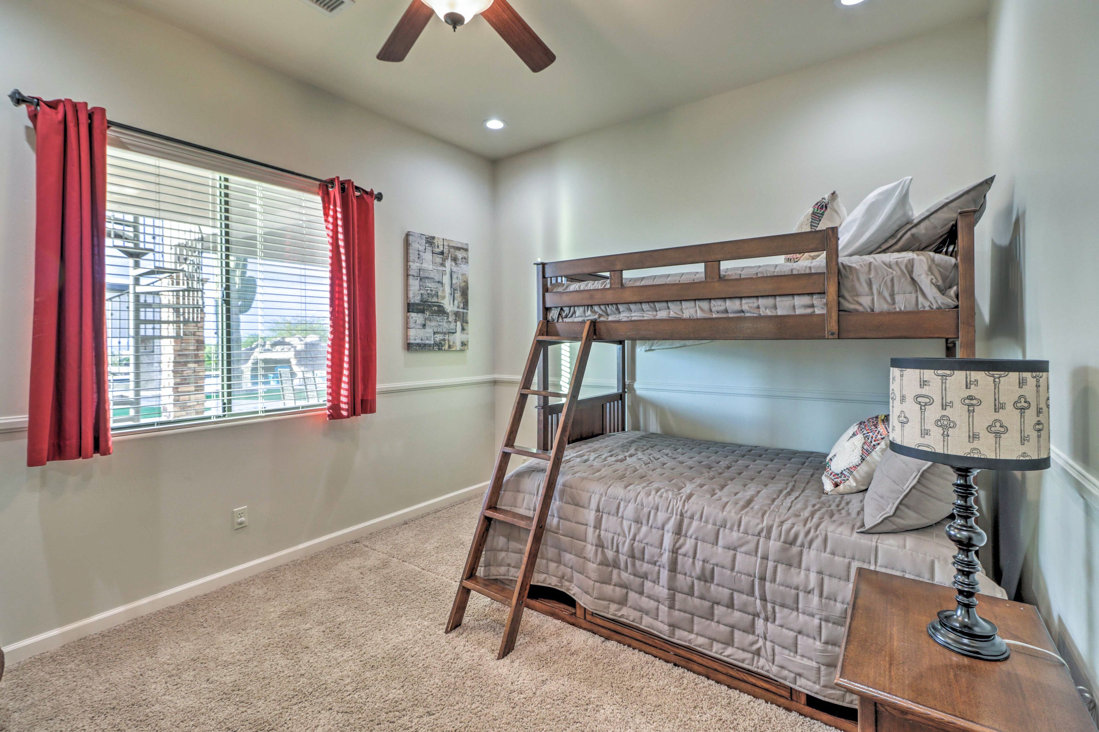 Bedroom 4 | Twin/Full Bunk Bed | 1st Floor