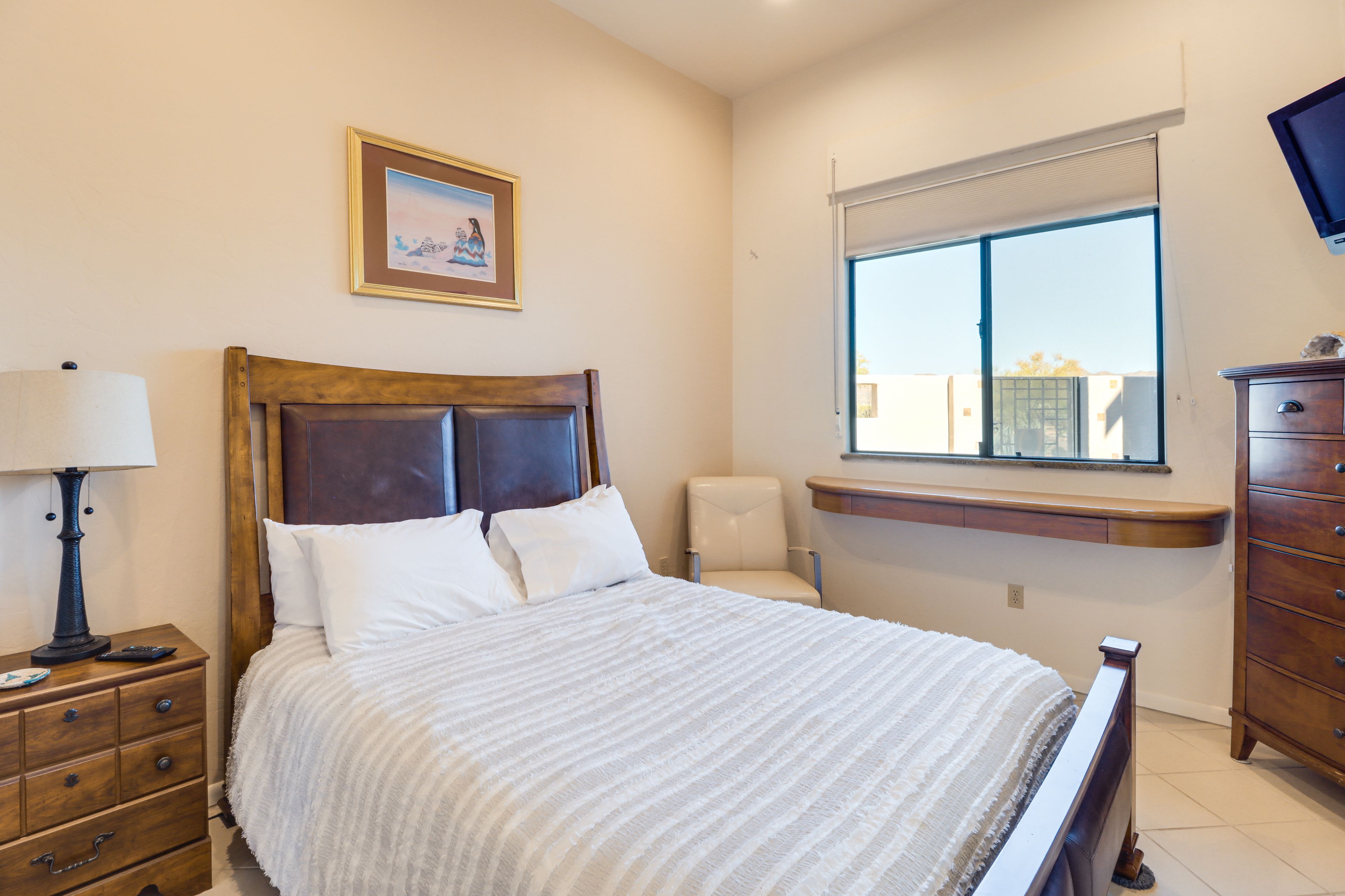 Bedroom 2 | Queen Bed