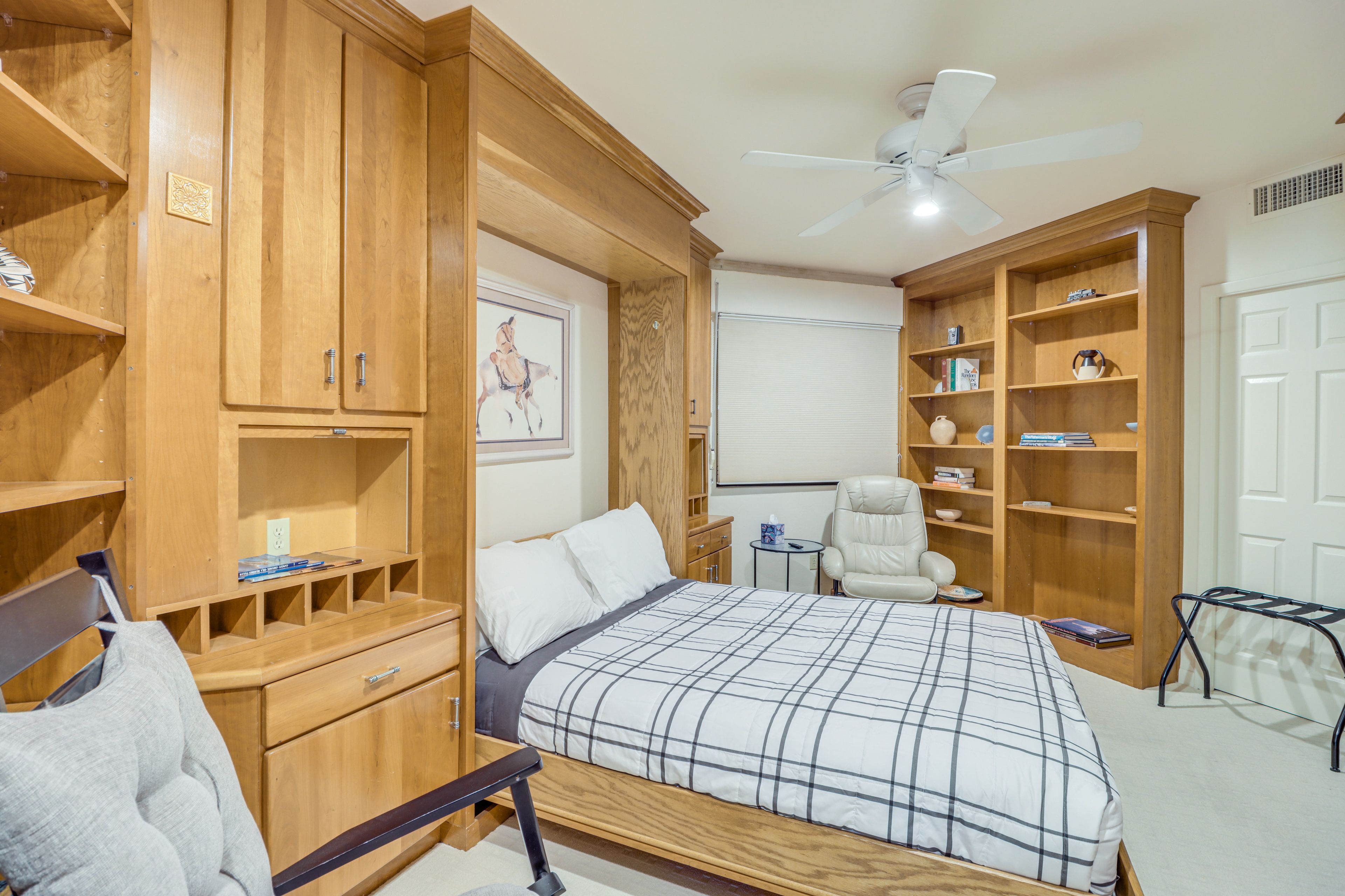 Bedroom 4 | Queen Bed