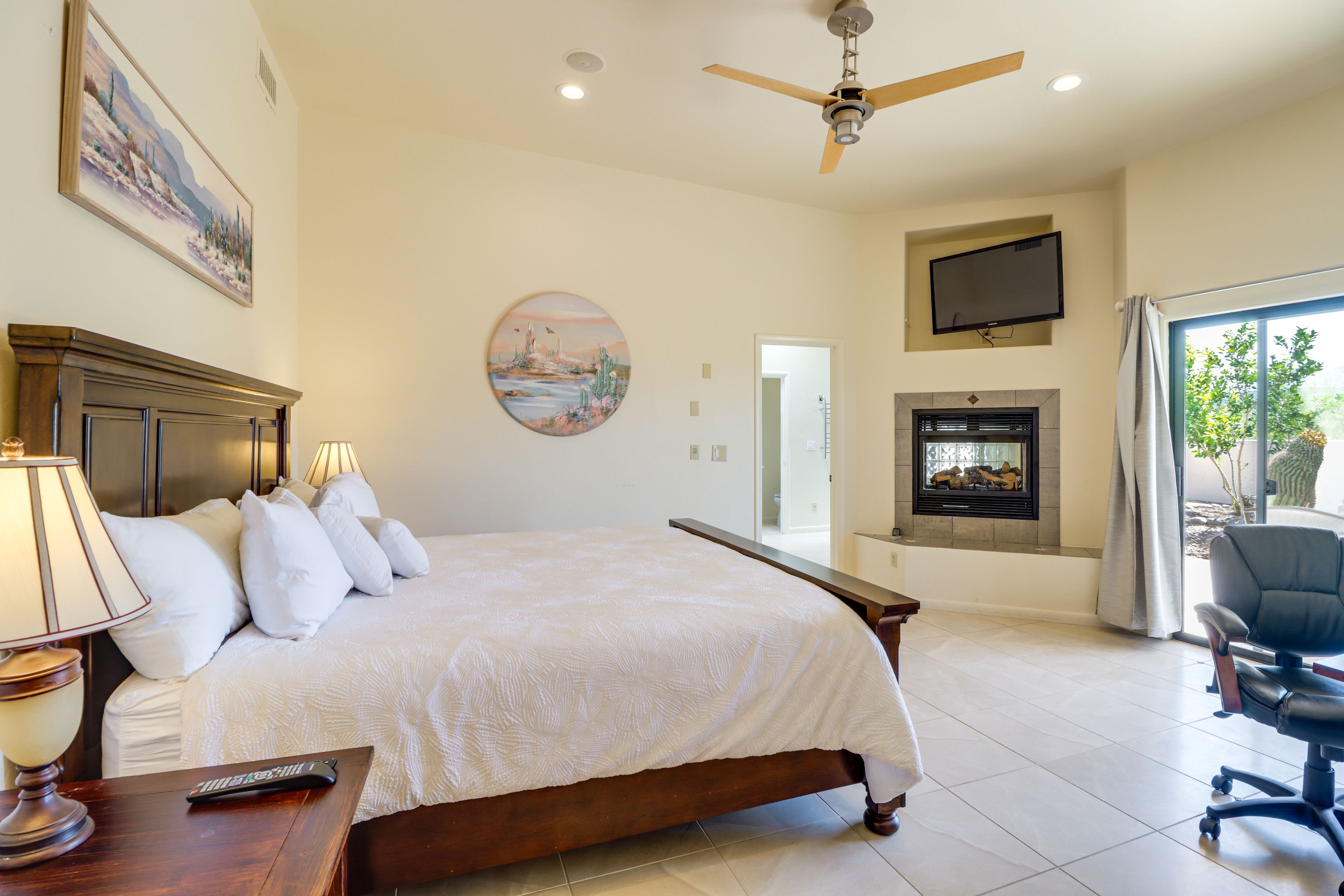 Bedroom 1 | King Bed