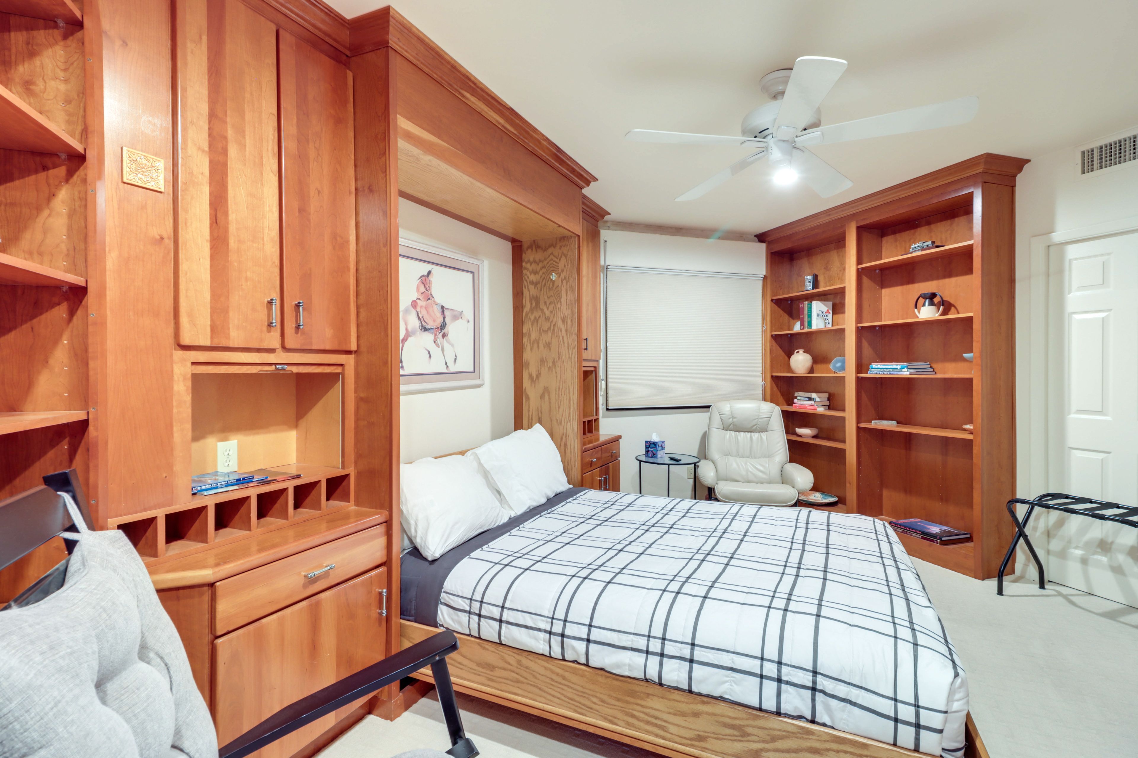 Bedroom 3 | Queen Bed