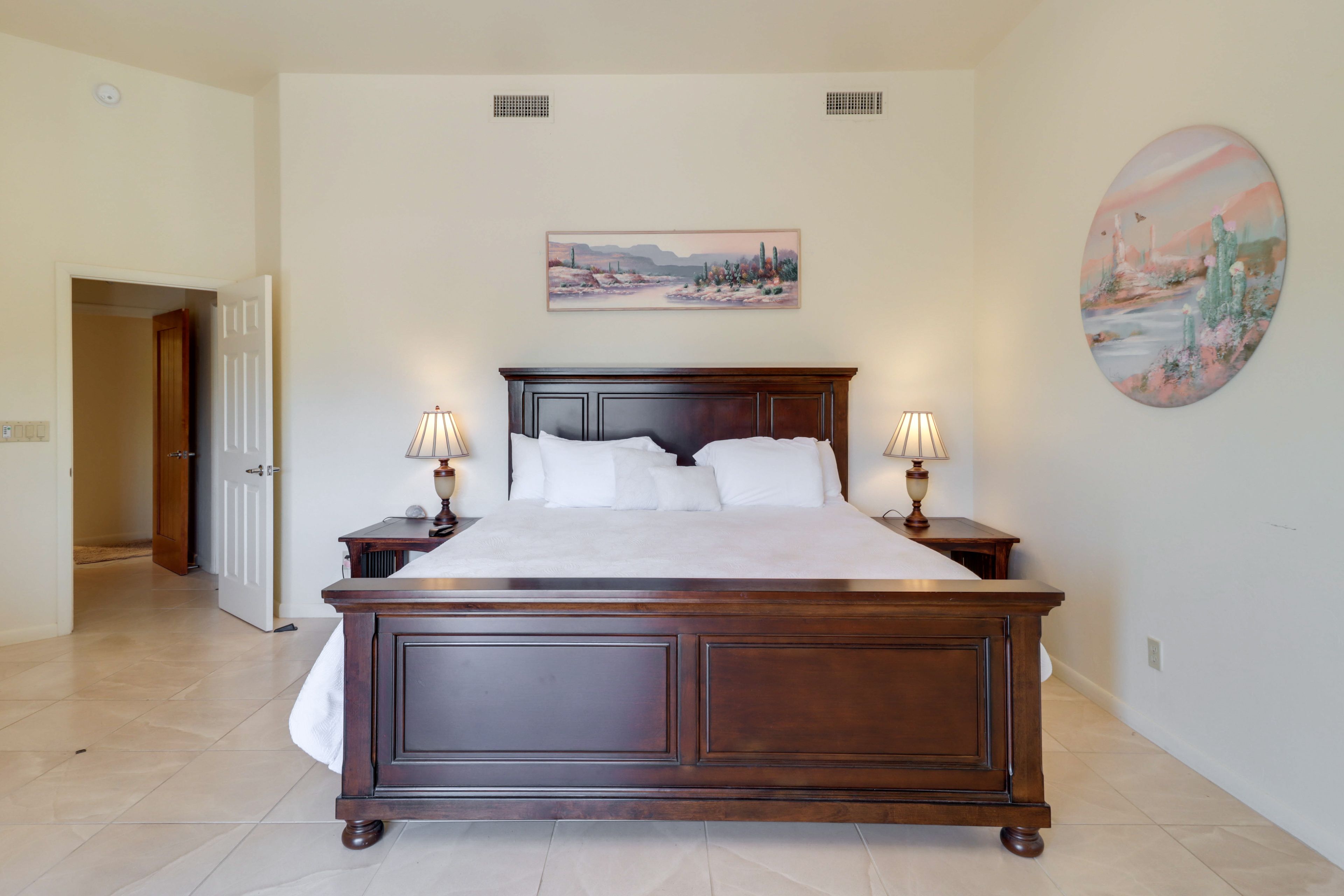Bedroom 1 | King Bed