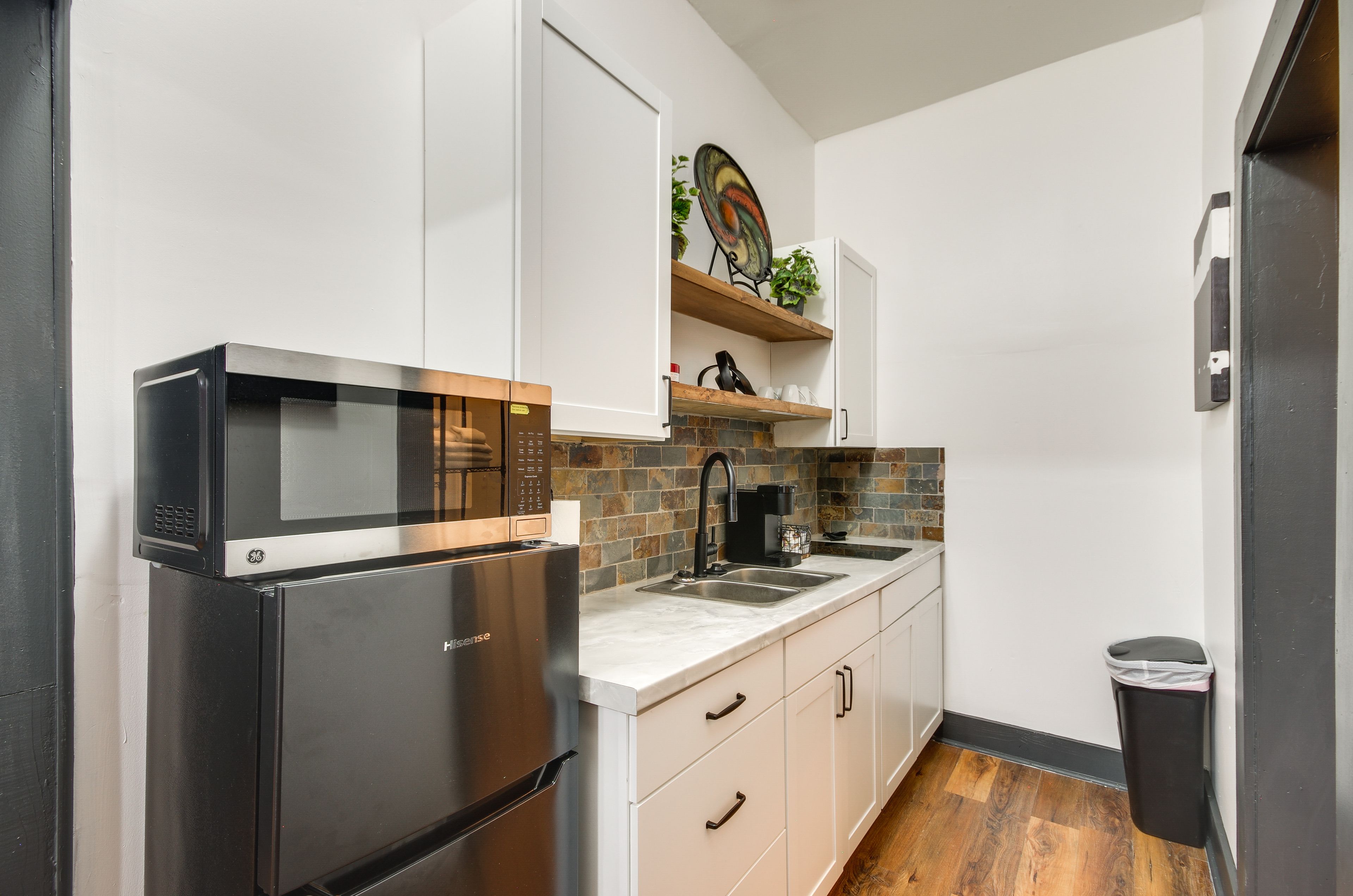 Kitchenette | 2-Burner Hot Plate | Keurig Coffee Maker & Pods