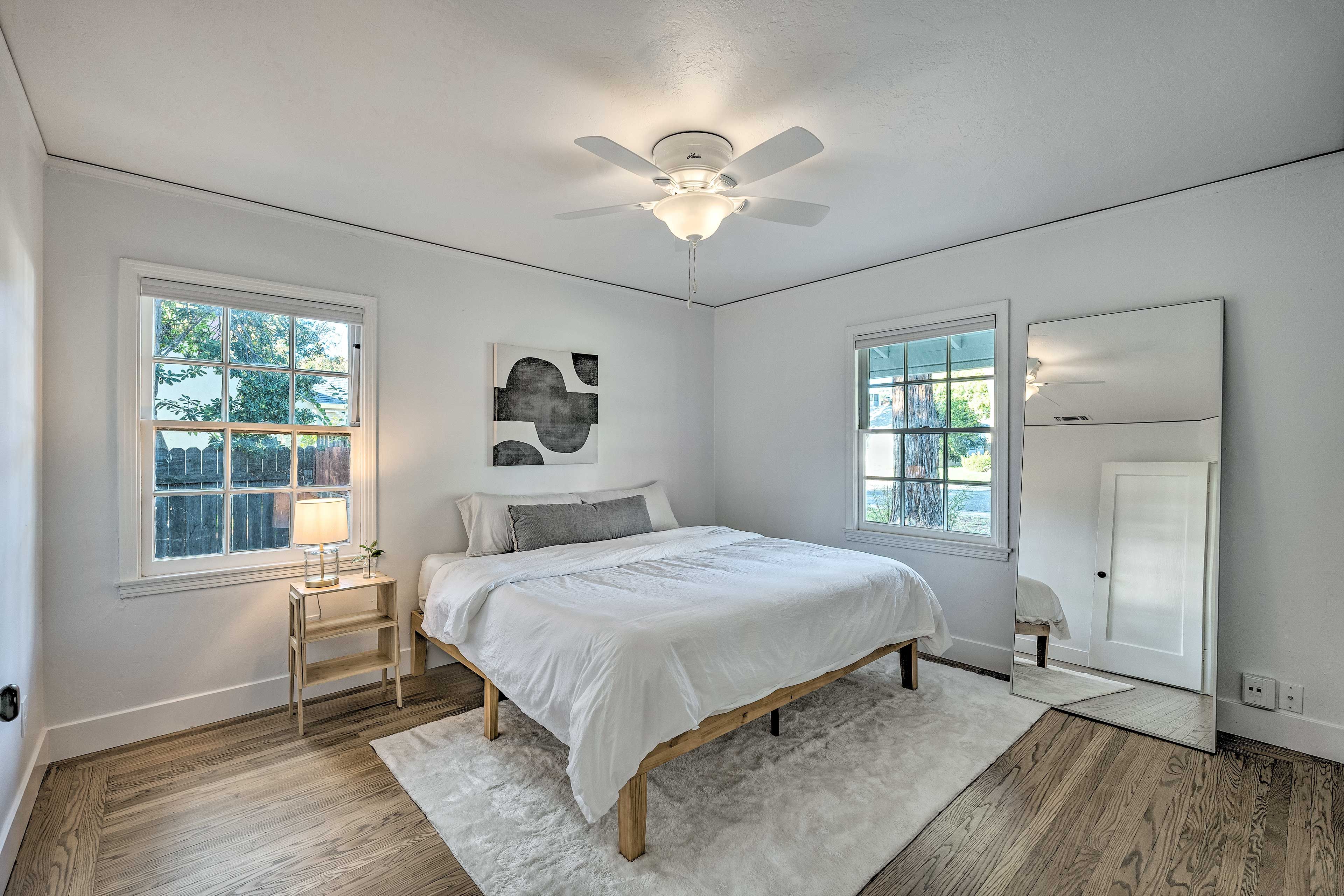 Bedroom 1 | King Bed