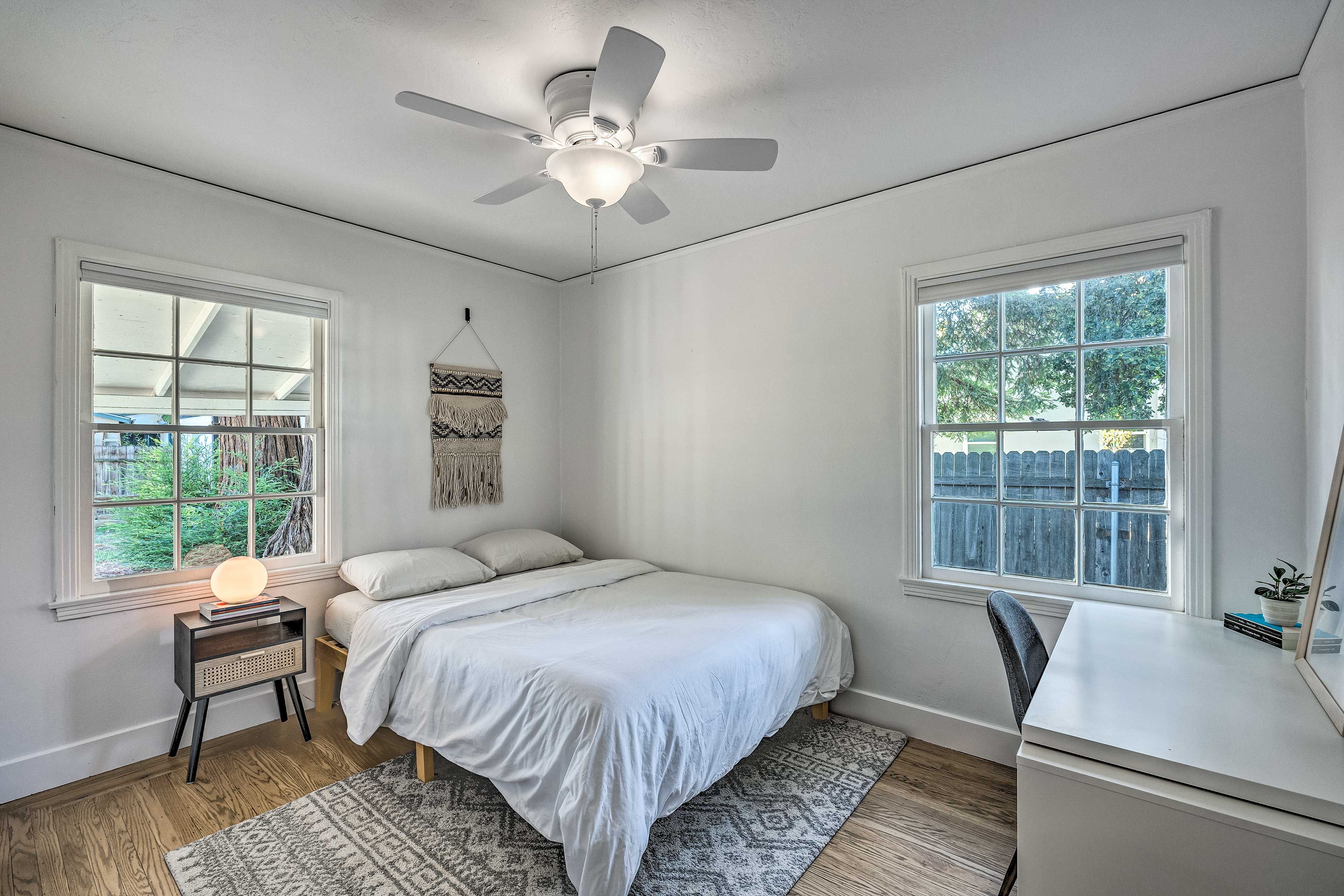 Bedroom 2 | Queen Bed | Laptop-Friendly Workspace