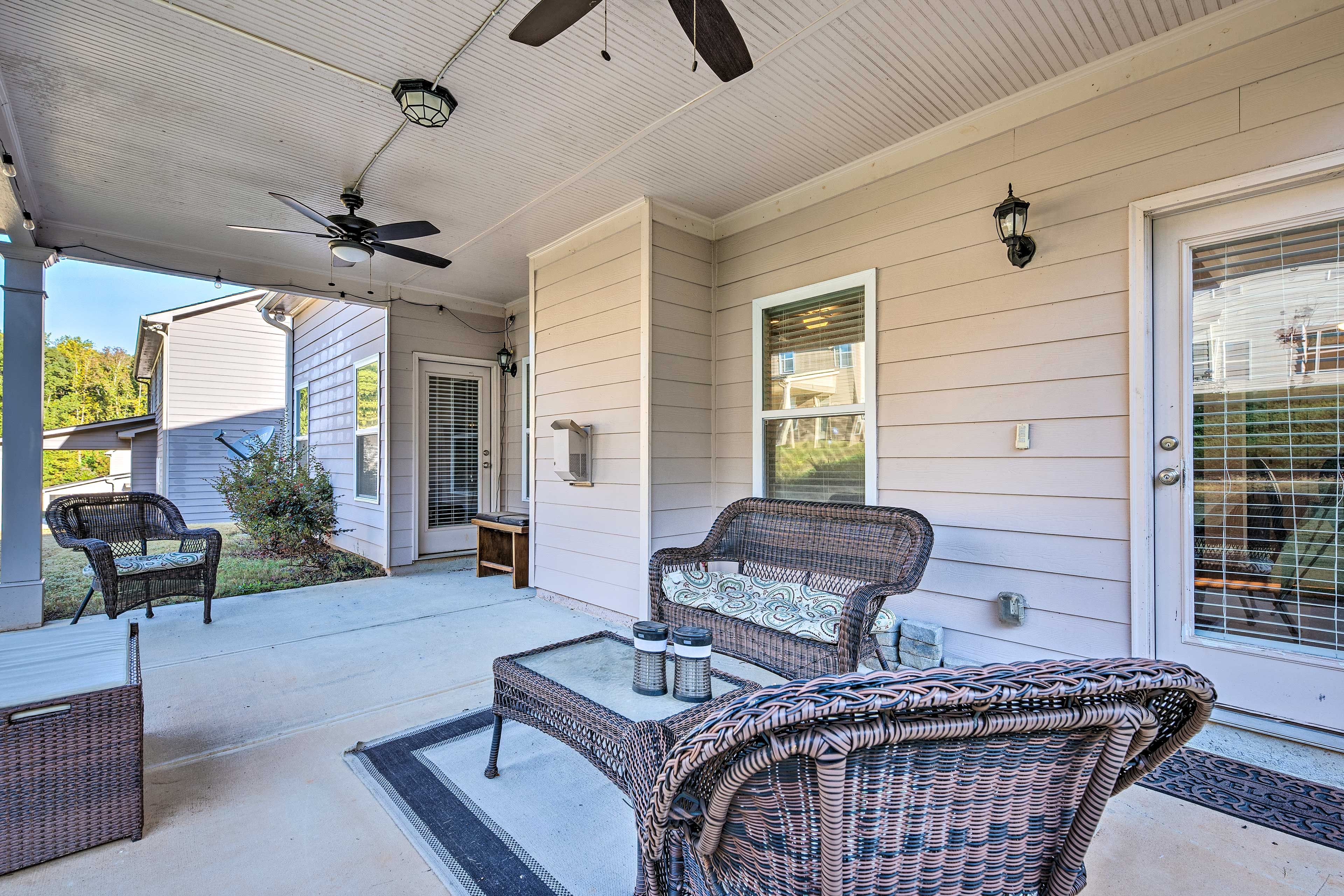 Covered Patio | Sitting Area