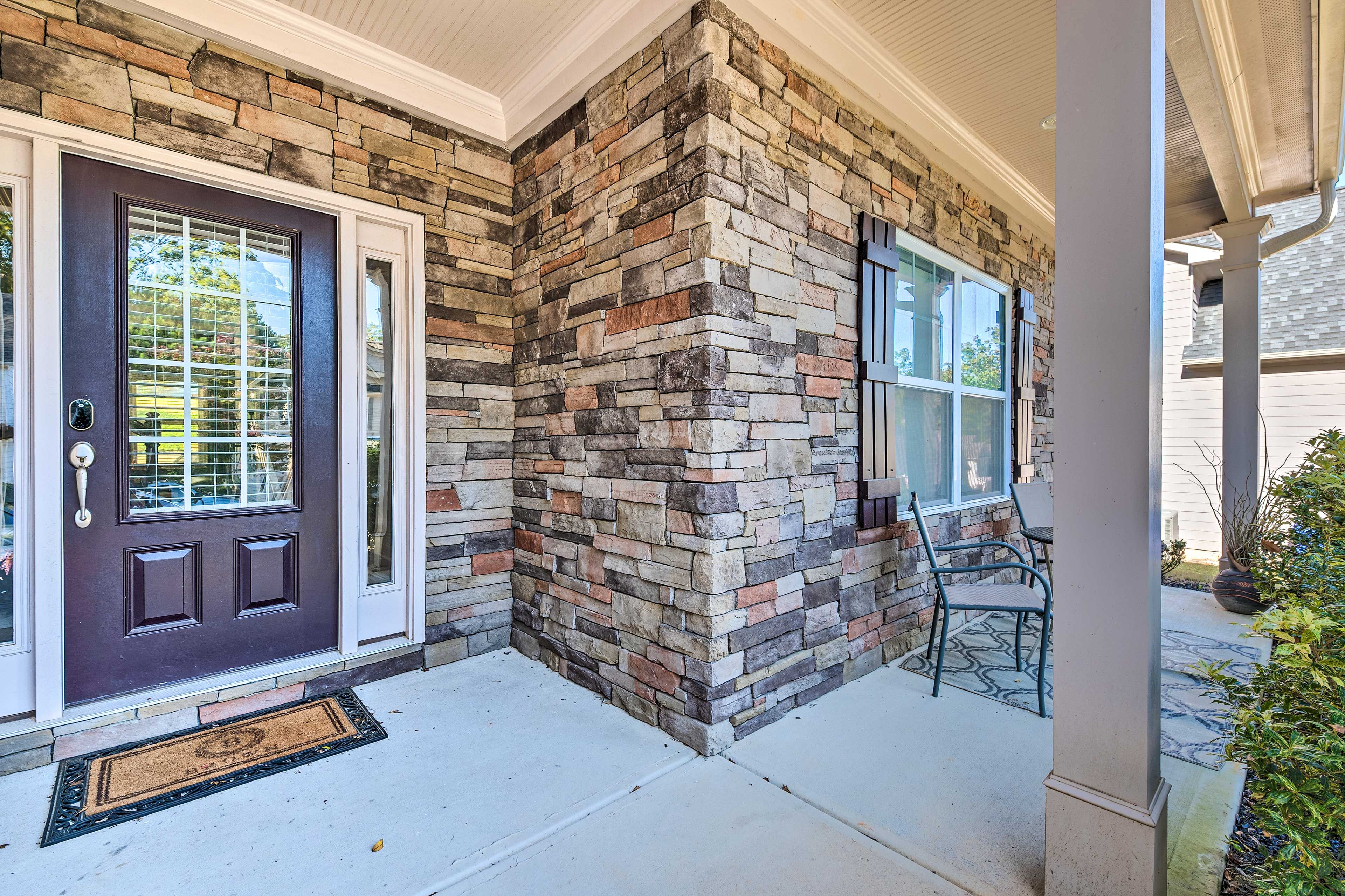 Front Exterior | Keypad | Sitting Area
