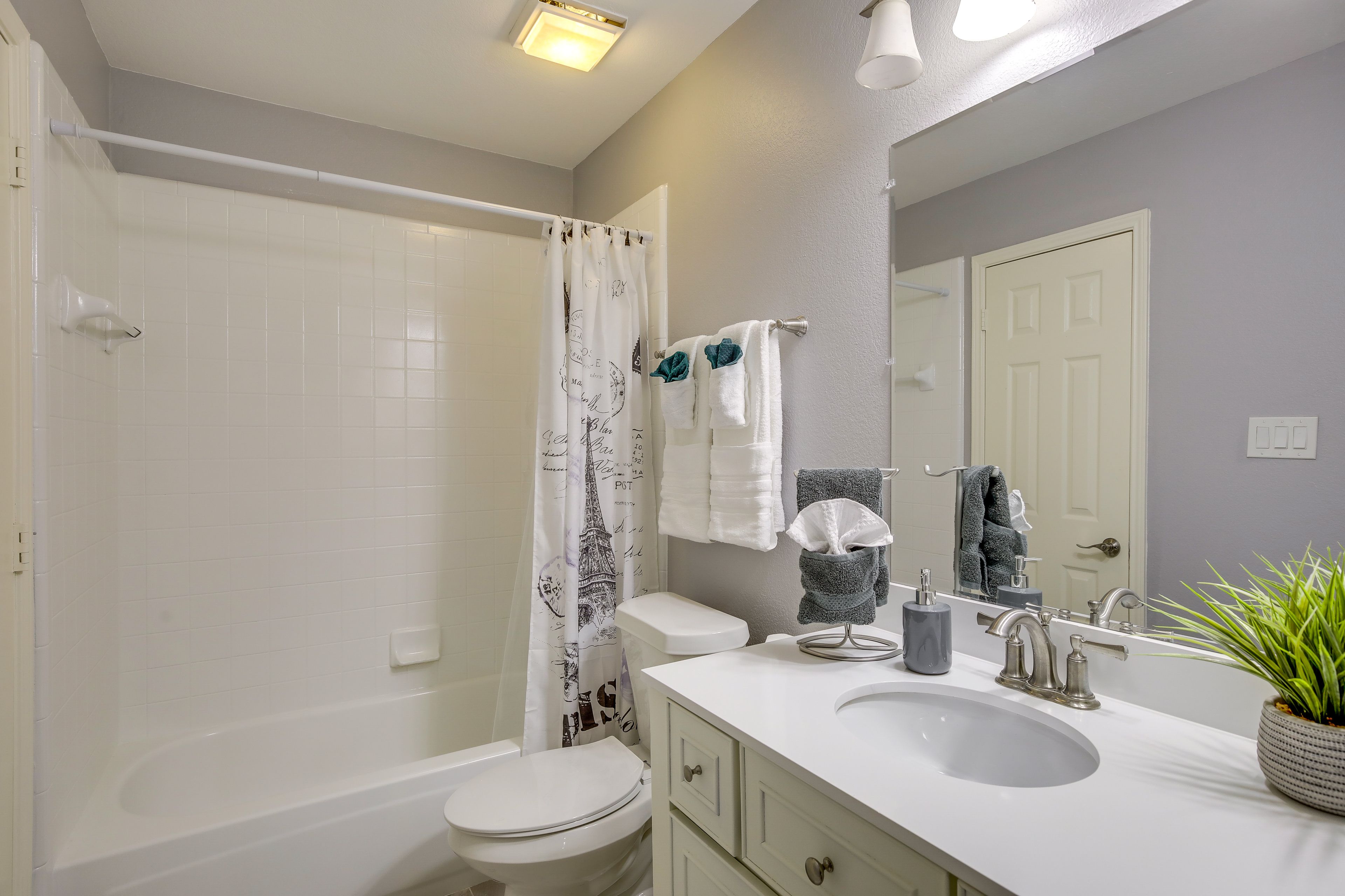 Bathroom | Towels Provided | Complimentary Toiletries
