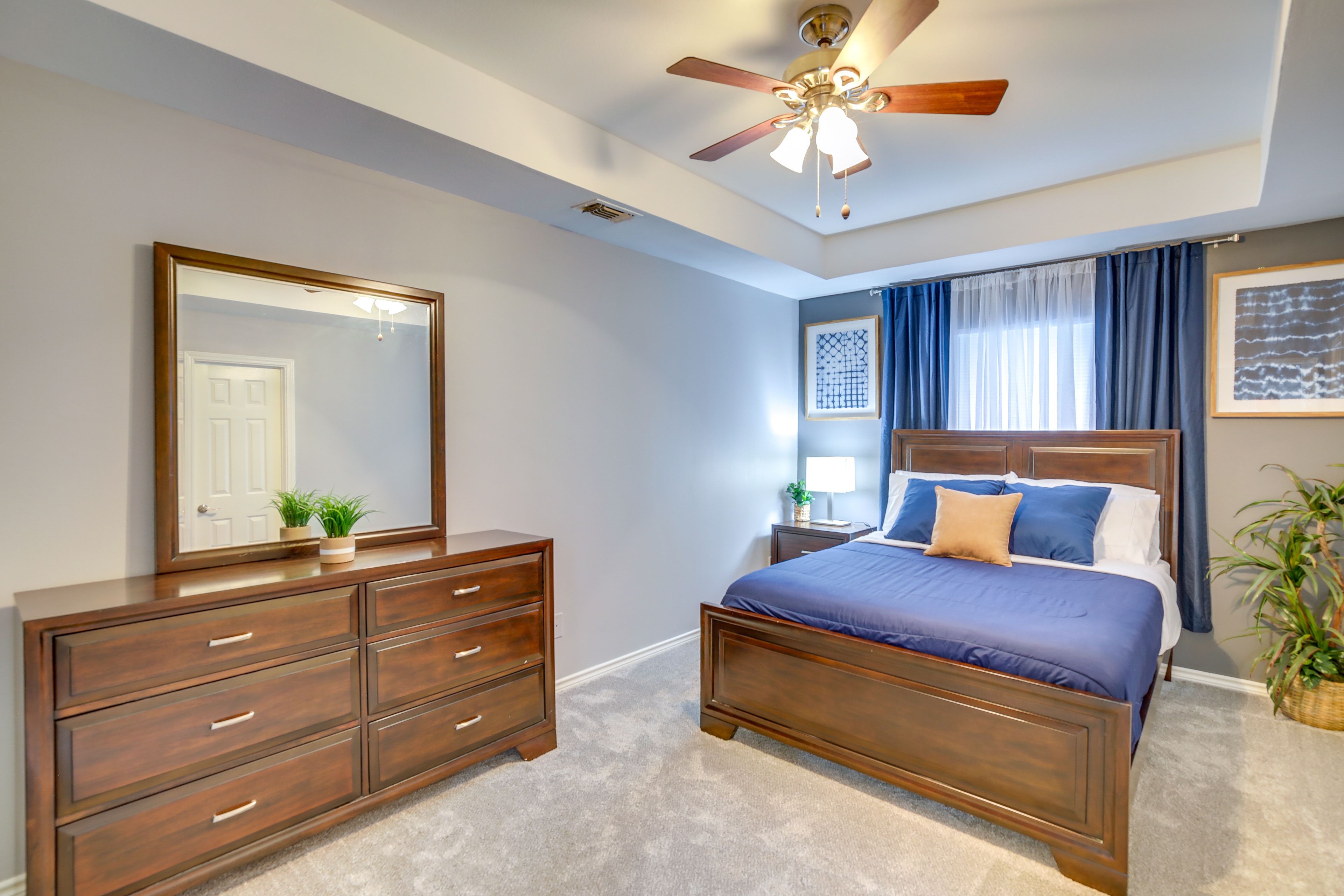 Bedroom 3 | Queen Bed | 2nd Floor | Smart TV