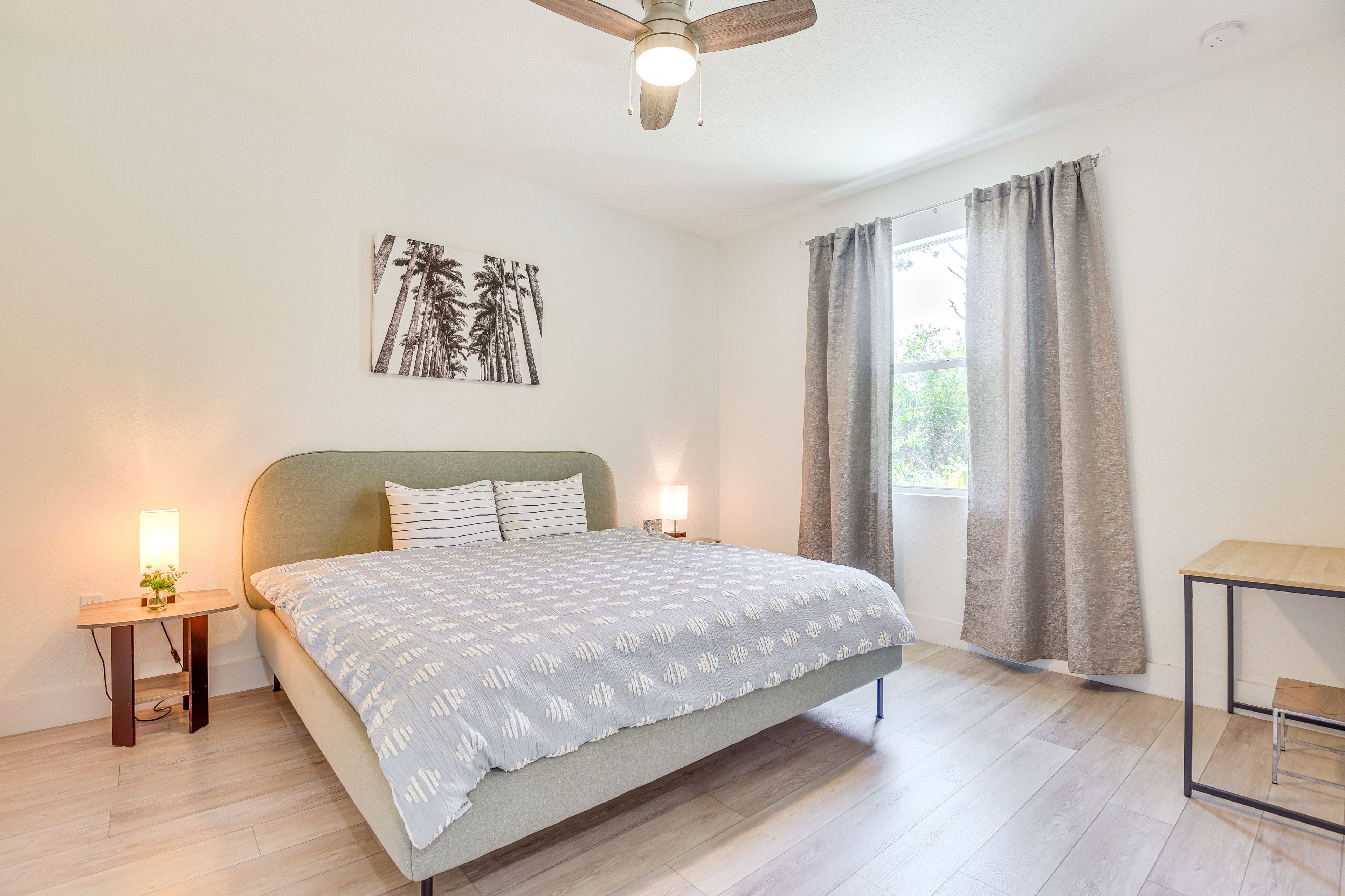 Bedroom 1 | King Bed
