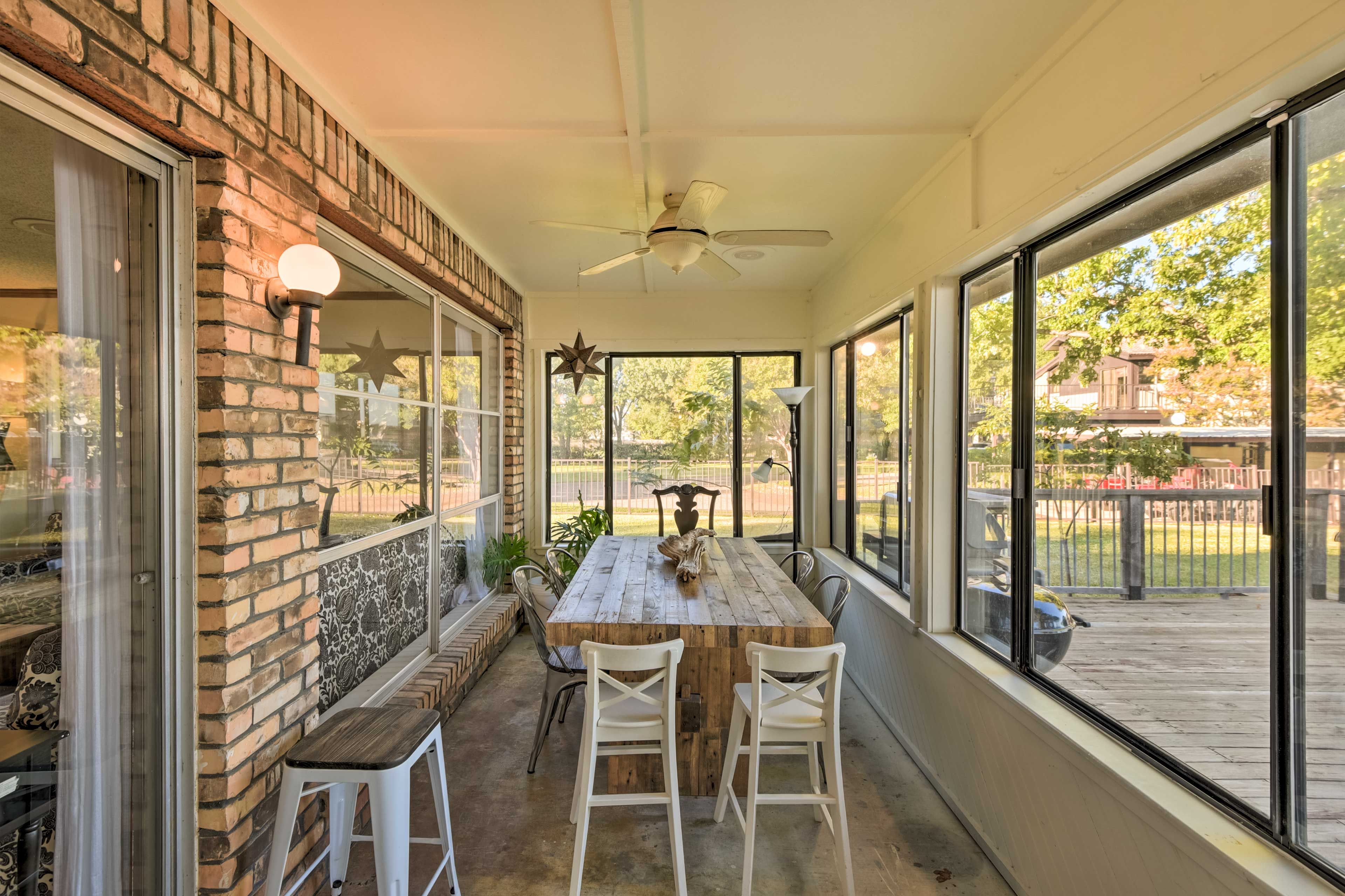 Sun Porch | Additional Dining Area | Full Sleeper Sofa