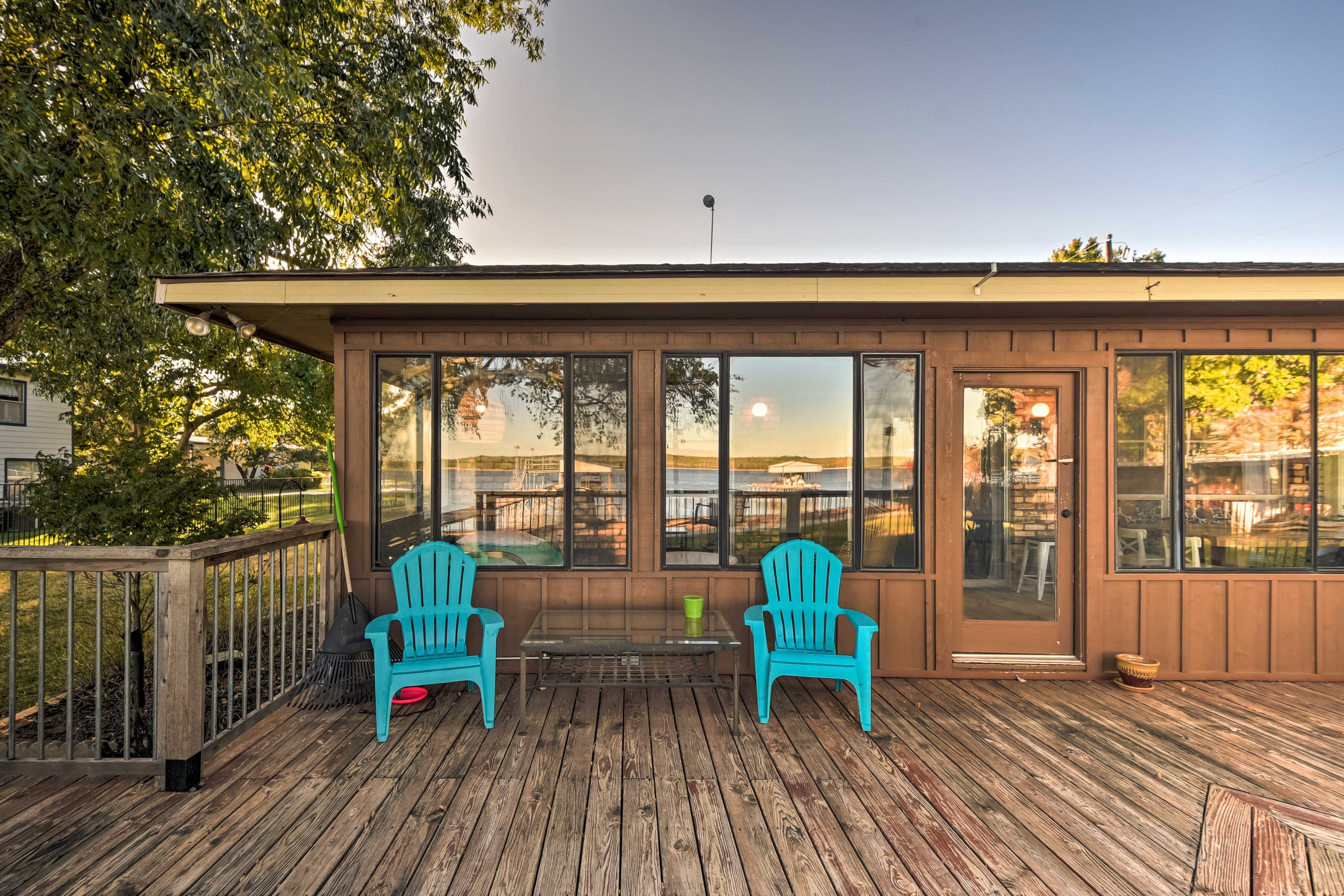 House Exterior | Furnished Deck | Dining Area | Gas Grill | Charcoal Grill