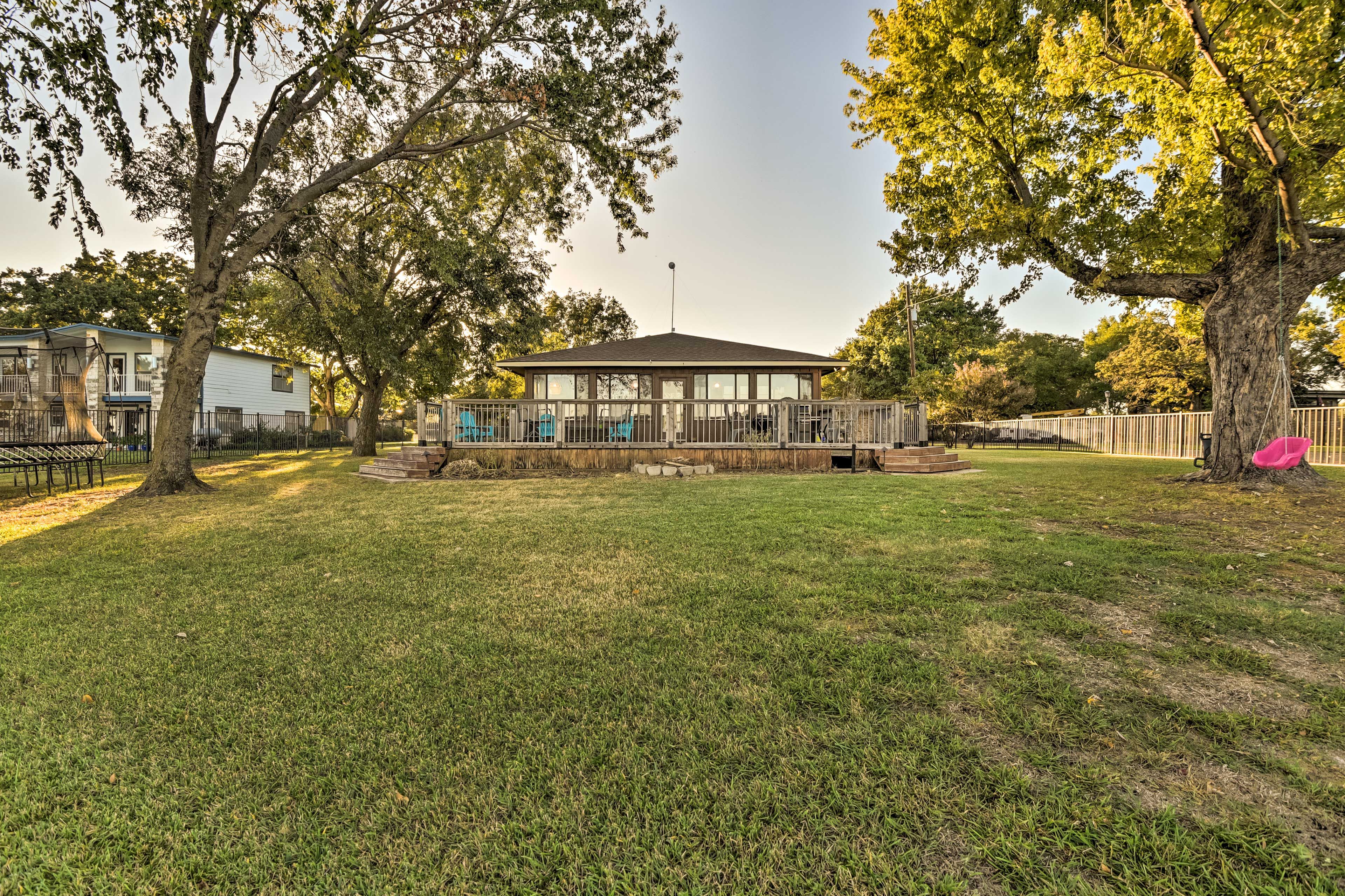 House Exterior | Private Yard | Trampoline