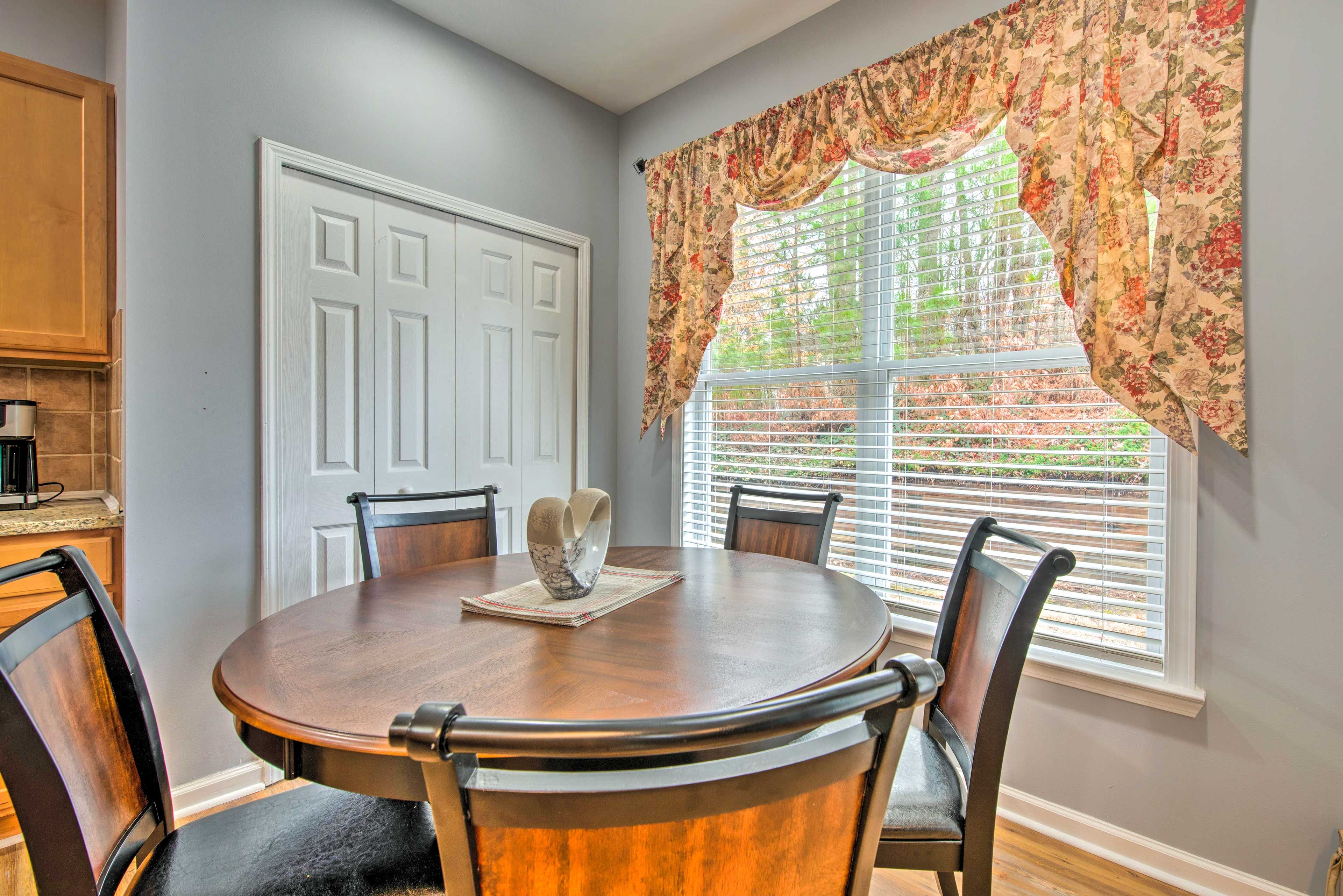 Dining Area | 1st Floor