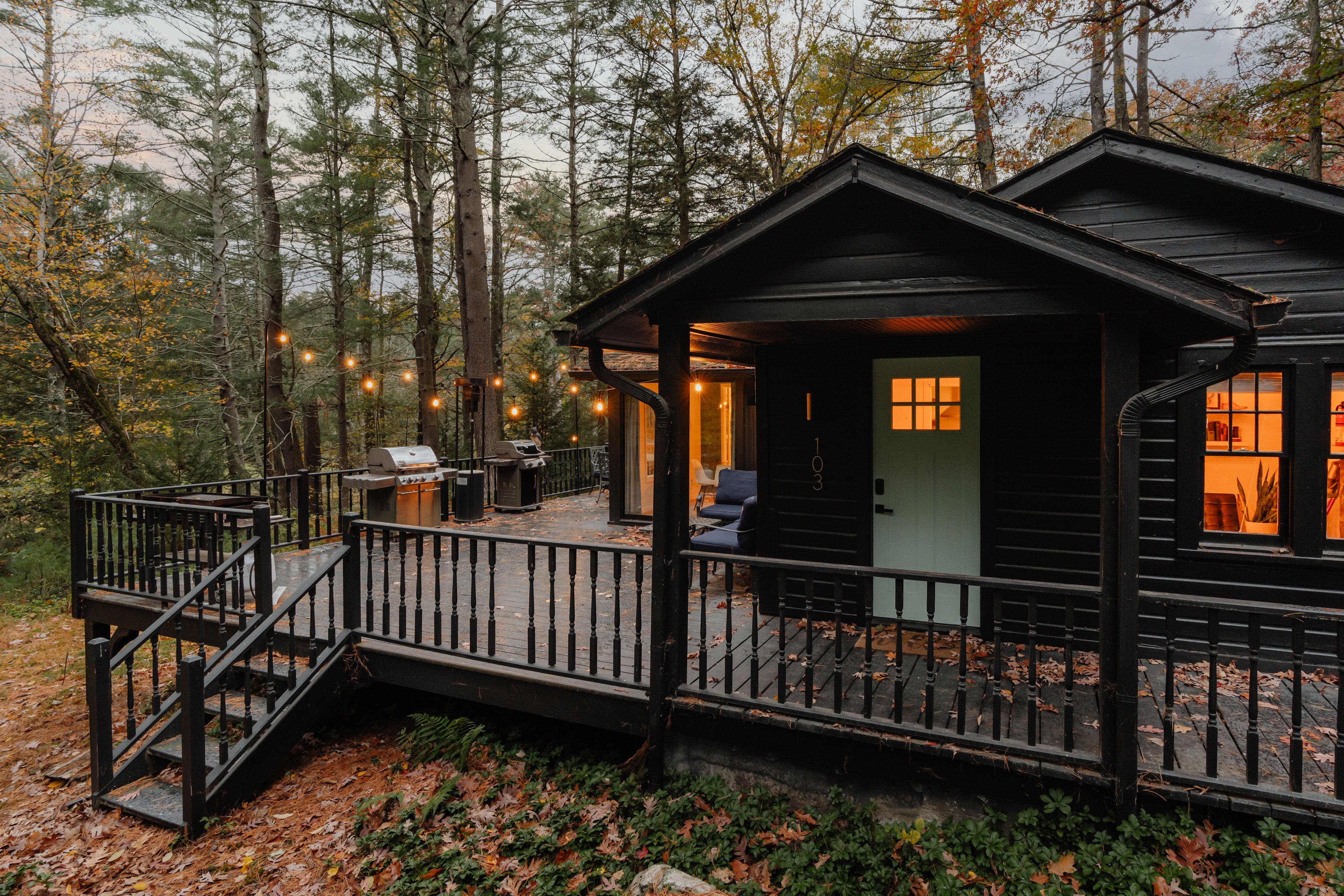Wraparound Deck | Gas Grill | Blackstone Griddle | Patio Heater | Outdoor Dining