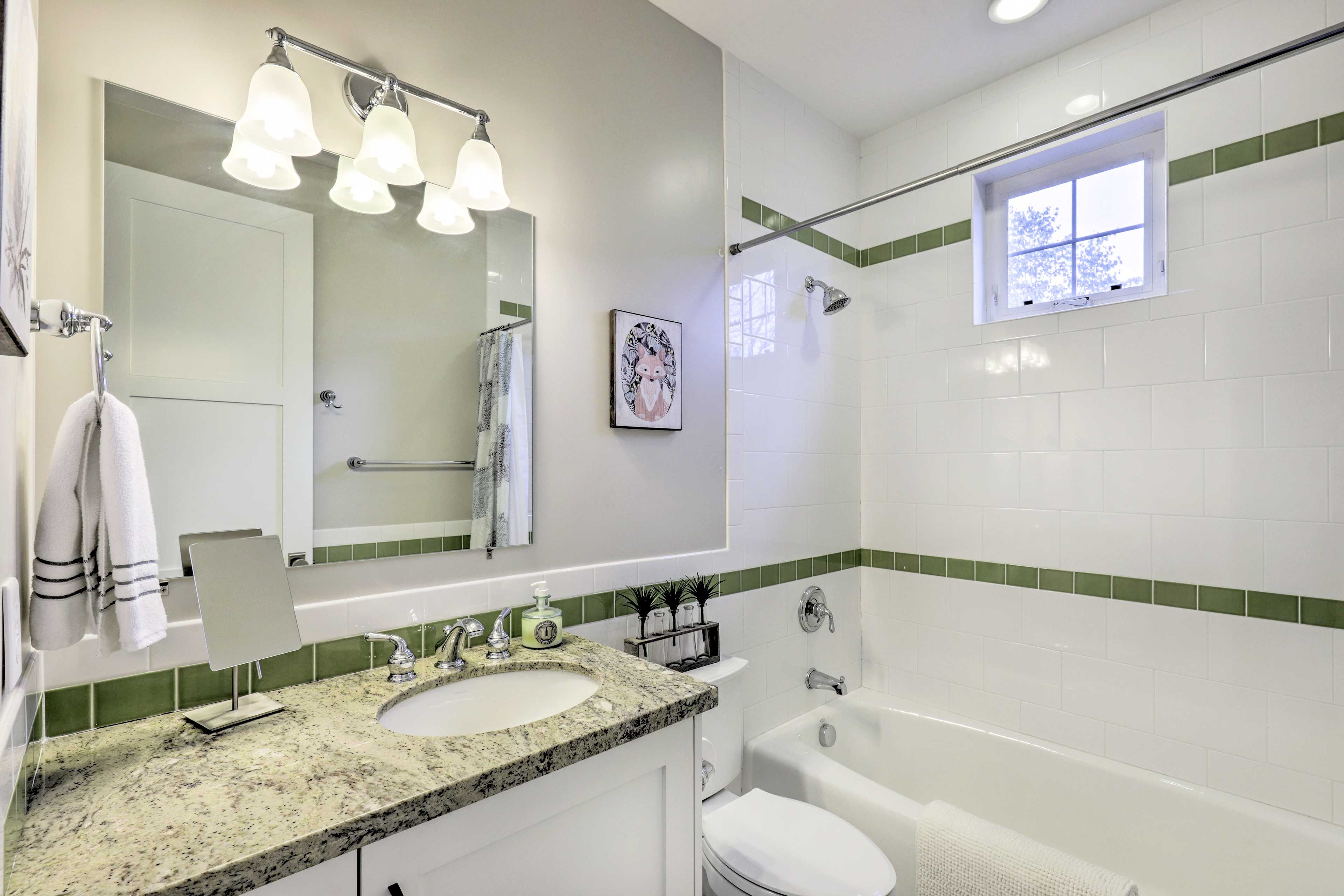 Full Bath | Complimentary Toiletries