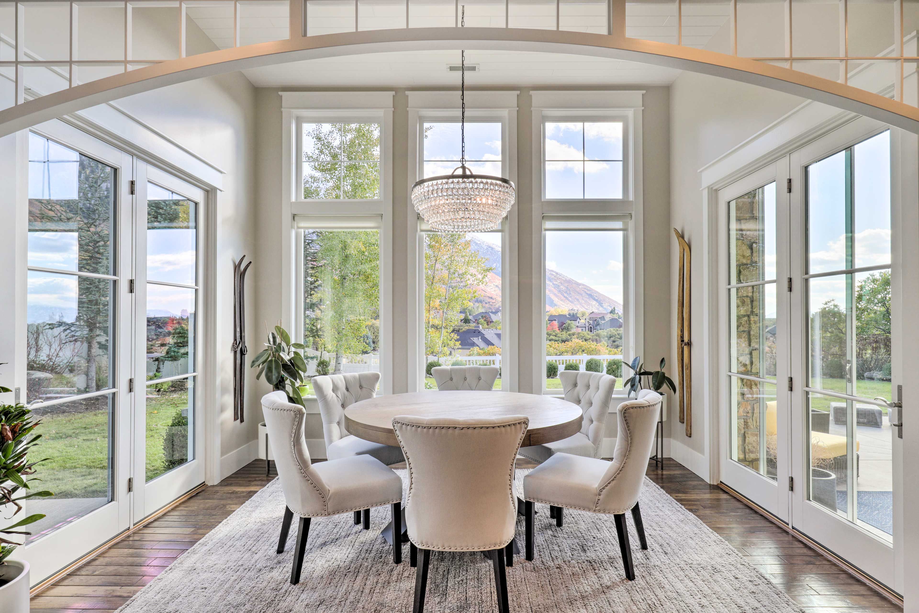 Dining Area | Dishware & Flatware