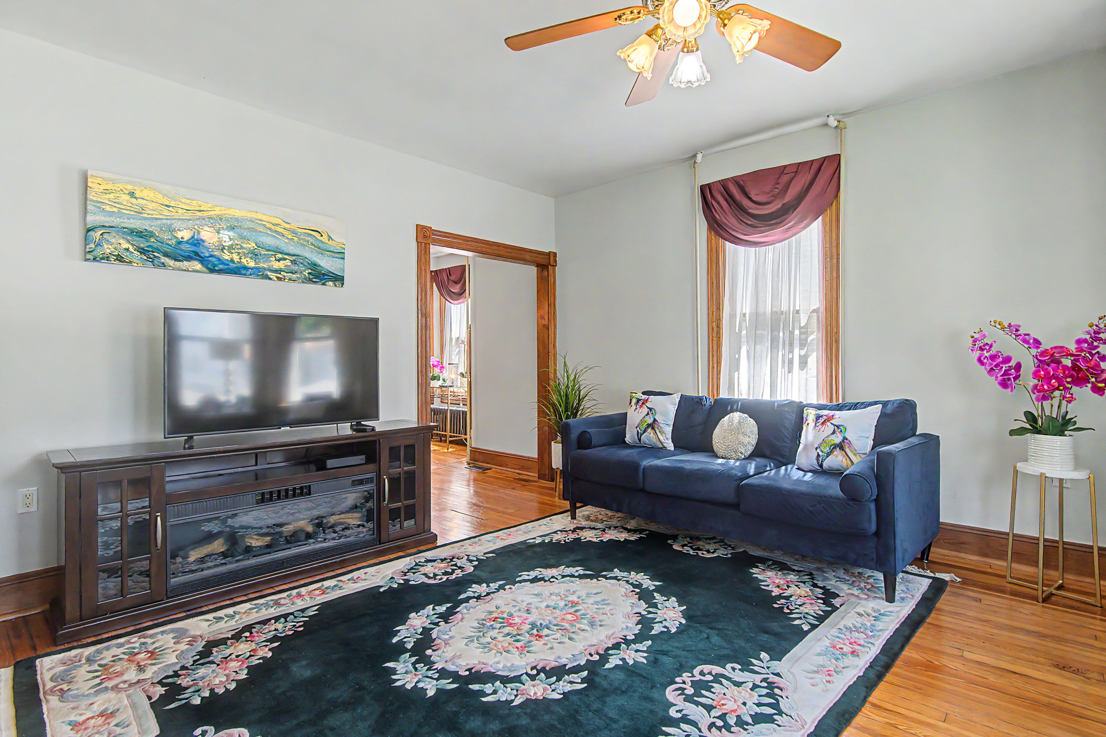 Living Room | Free WiFi | Flat-Screen TV | Central A/C