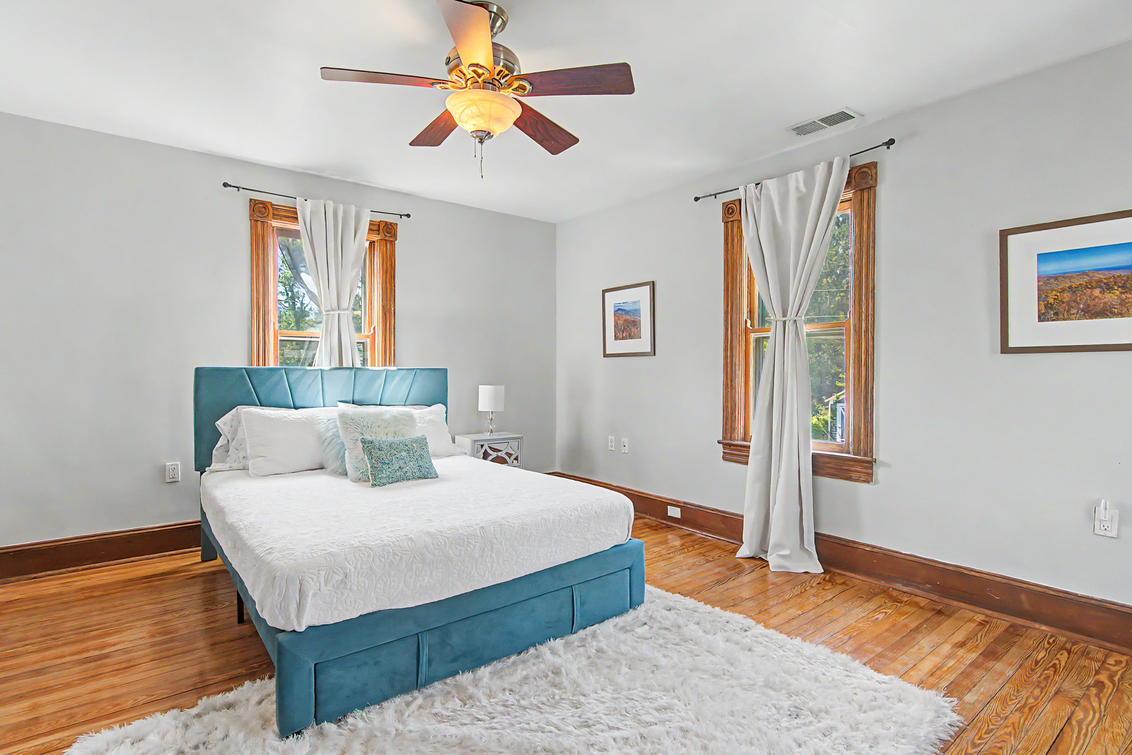 Bedroom 2 | Queen Bed