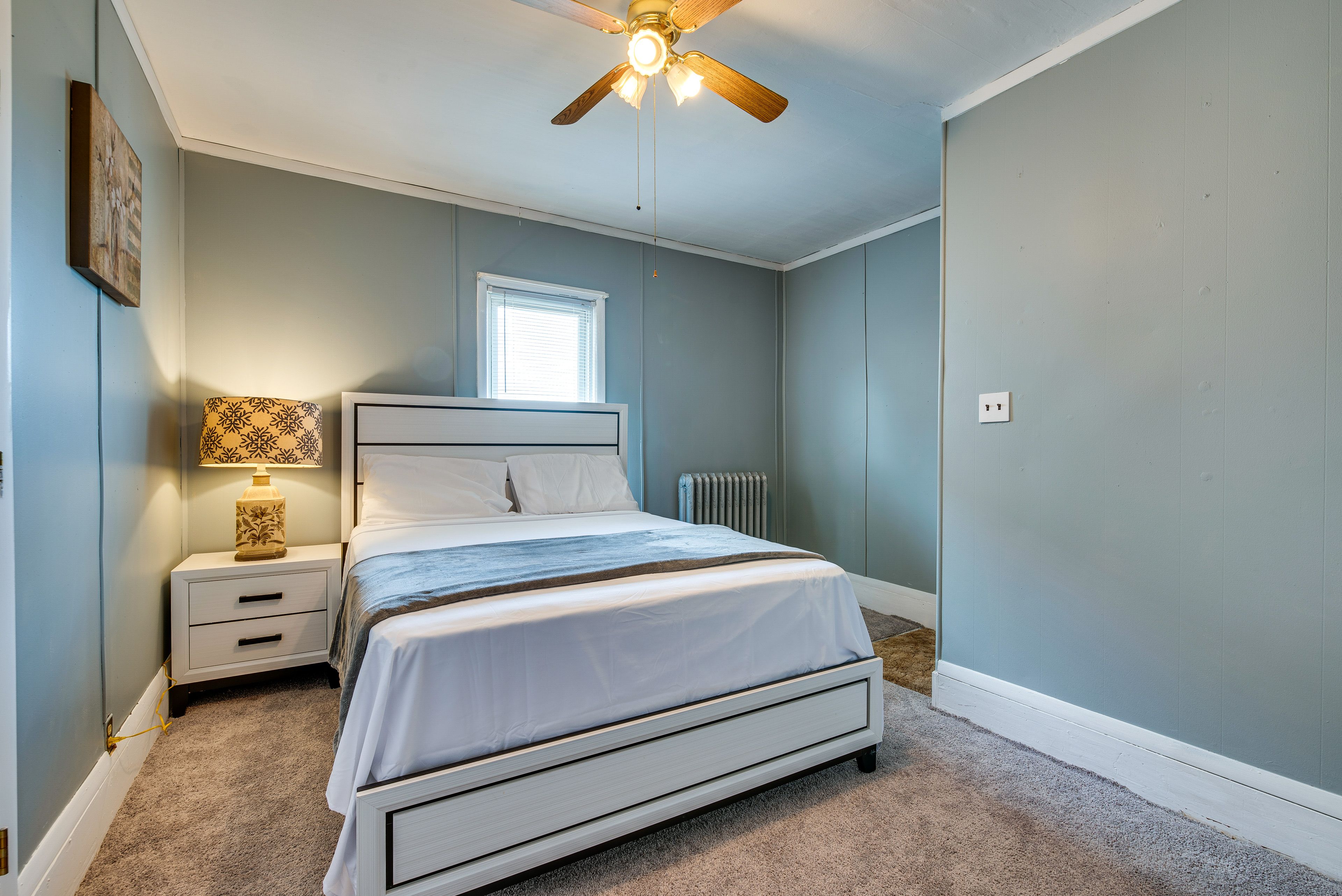 Bedroom 2 | Queen Bed