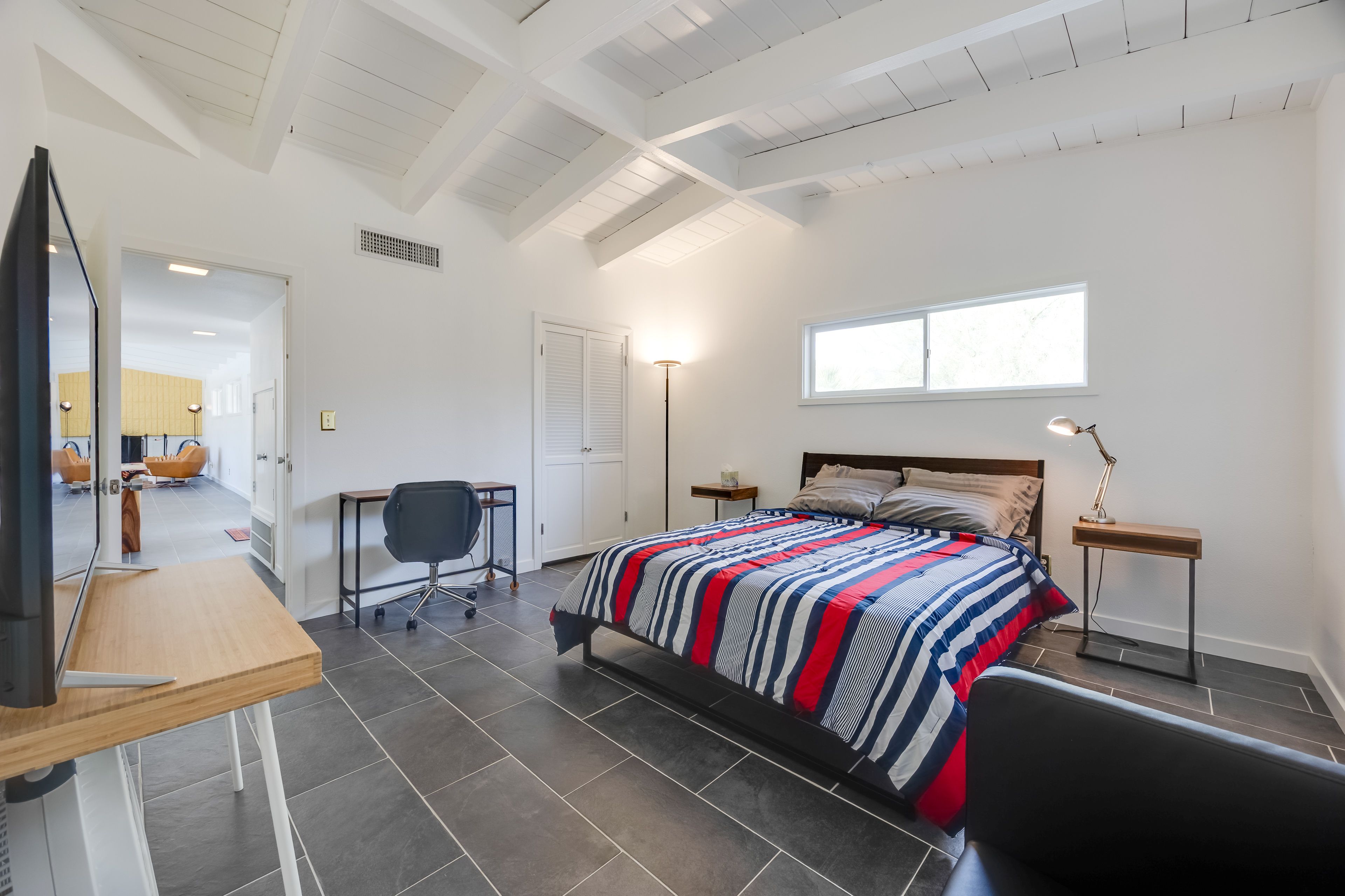 Bedroom 2 | Queen Bed