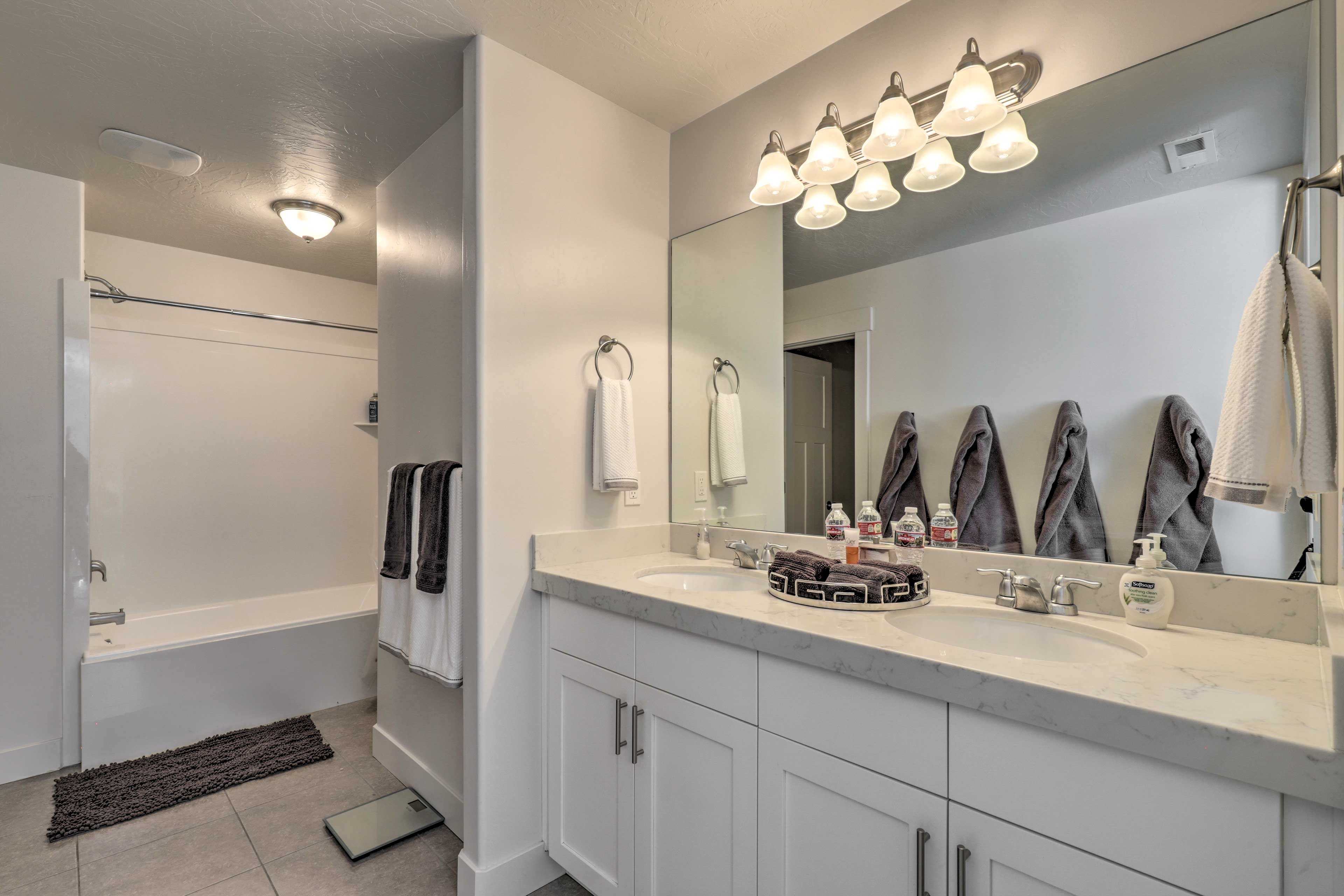 En-Suite Bathroom | Towels Provided
