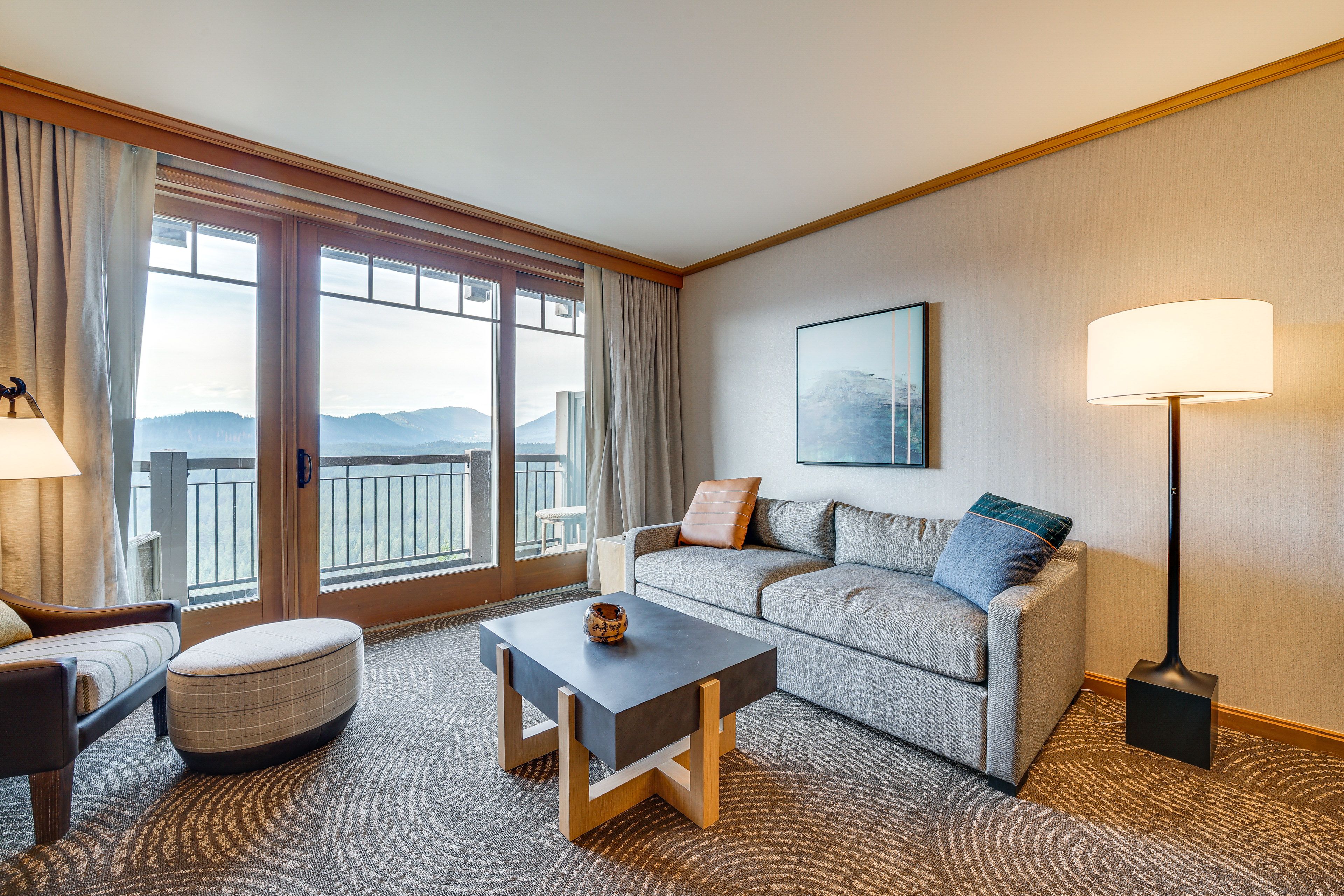 Living Room | Cable TV | Gas Fireplace