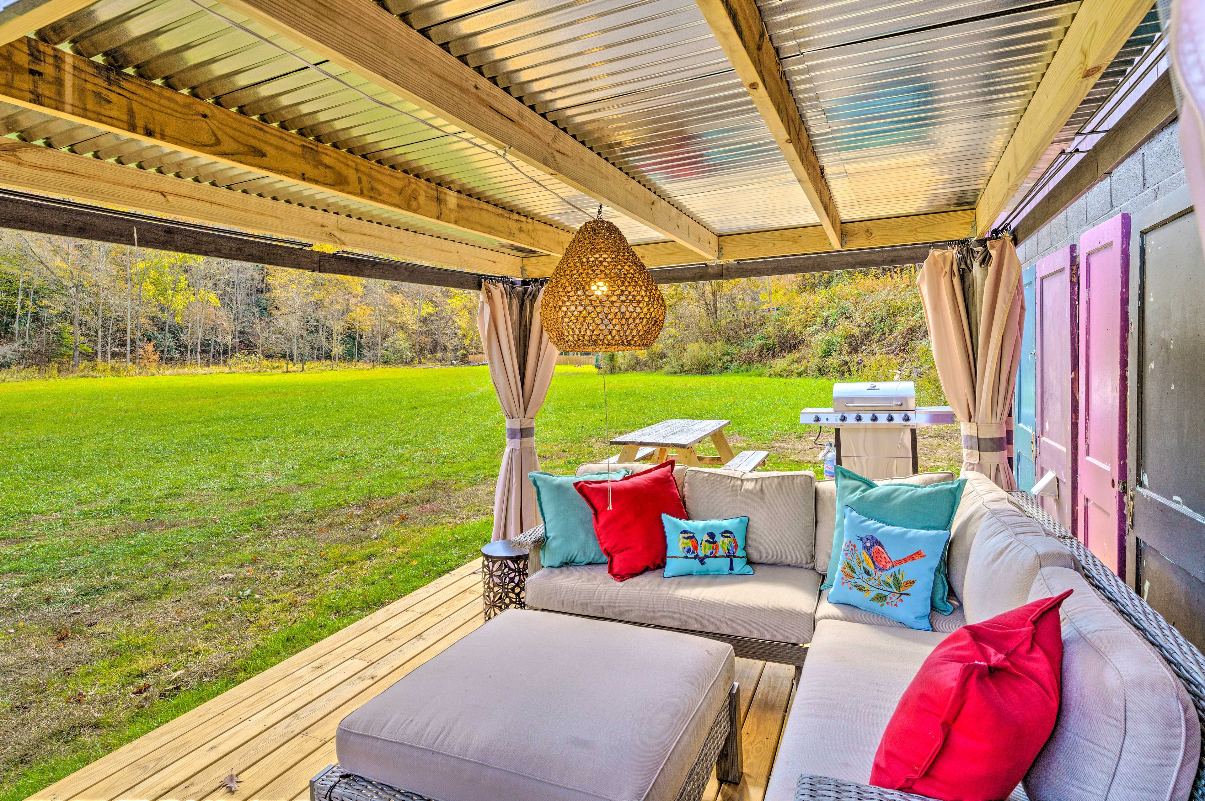 Cottage Exterior | Dining Area | Gas Grill