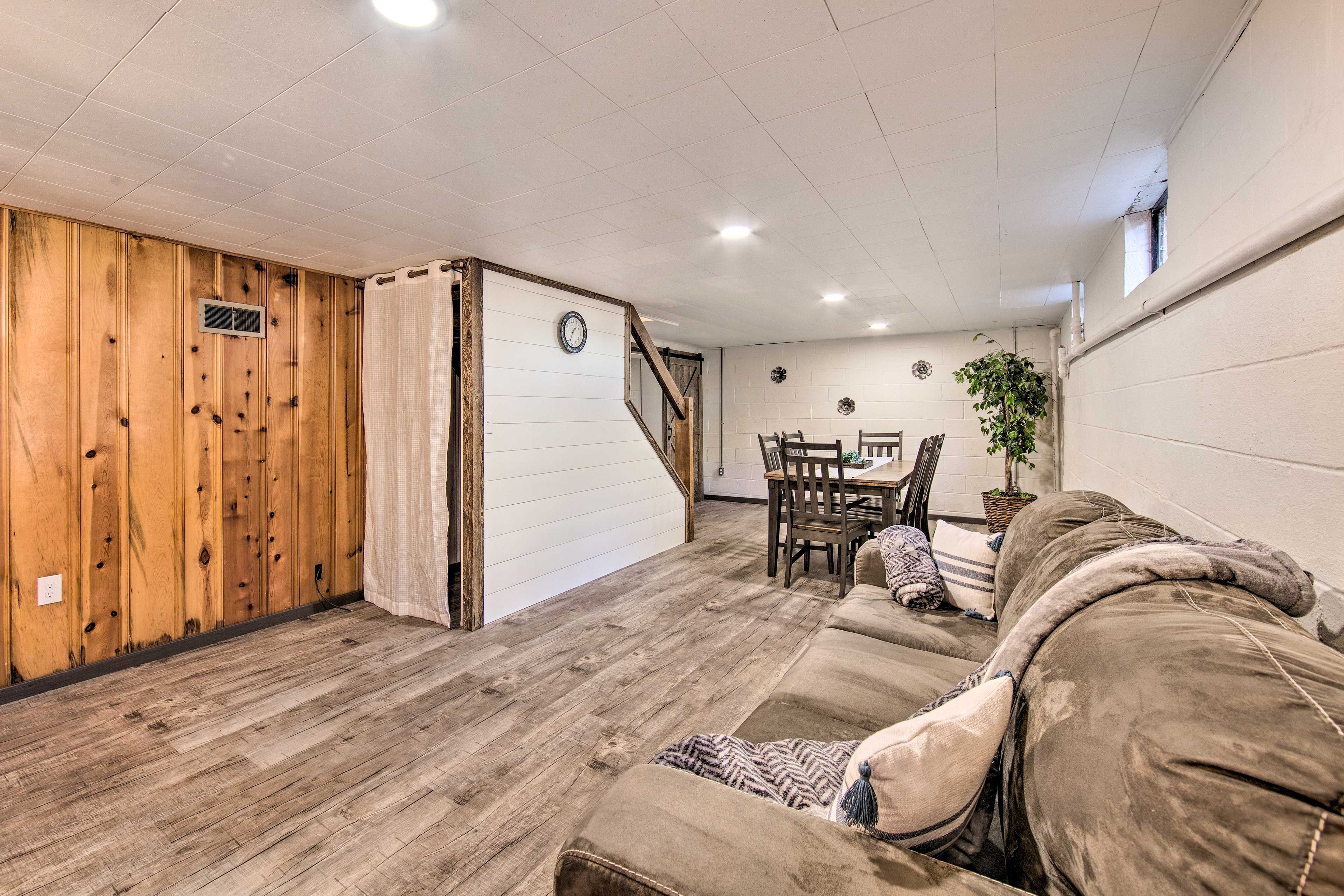 Den | Basement | Queen Sleeper Sofa | Bar