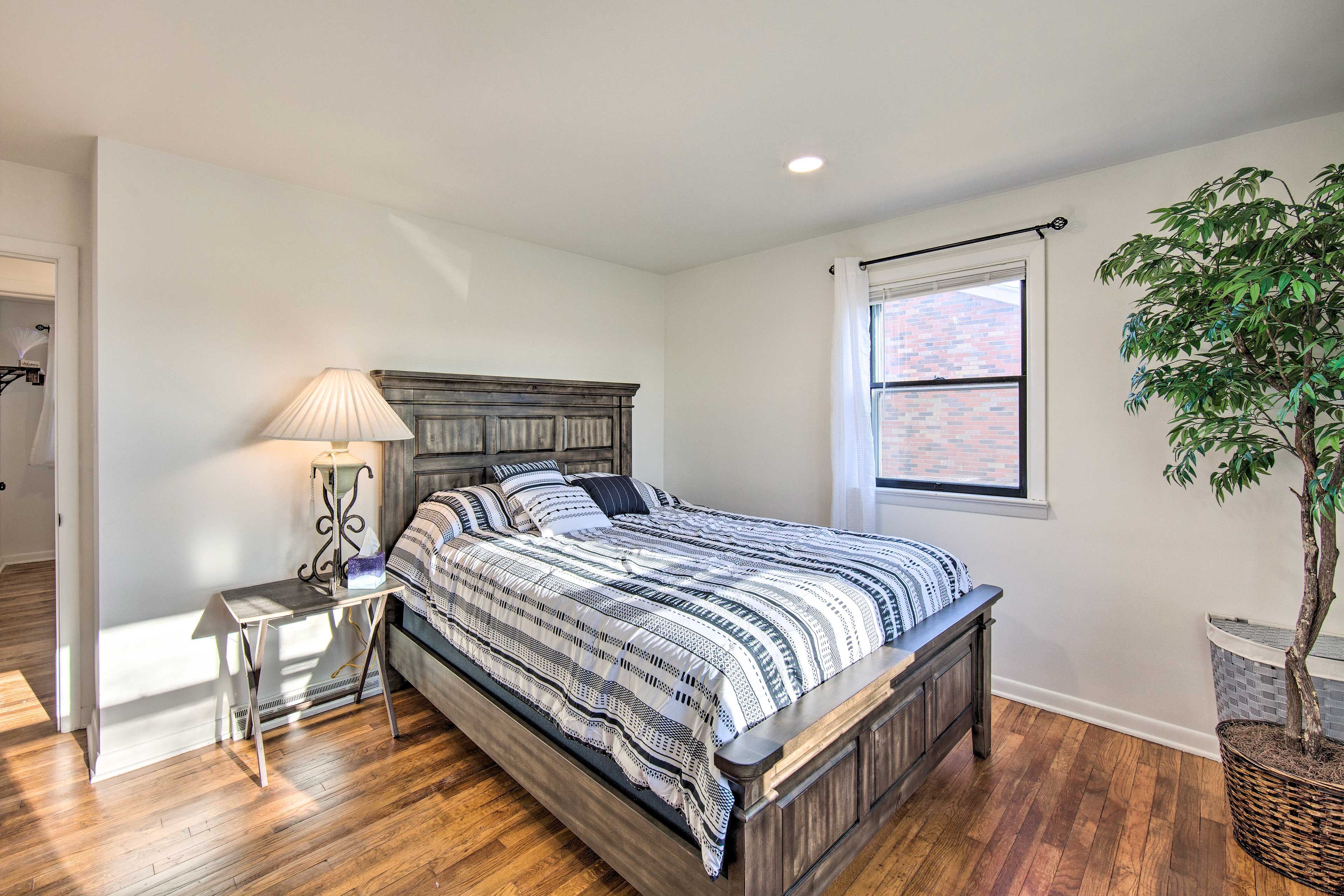 Bedroom 1 | Queen Bed | Linens Provided