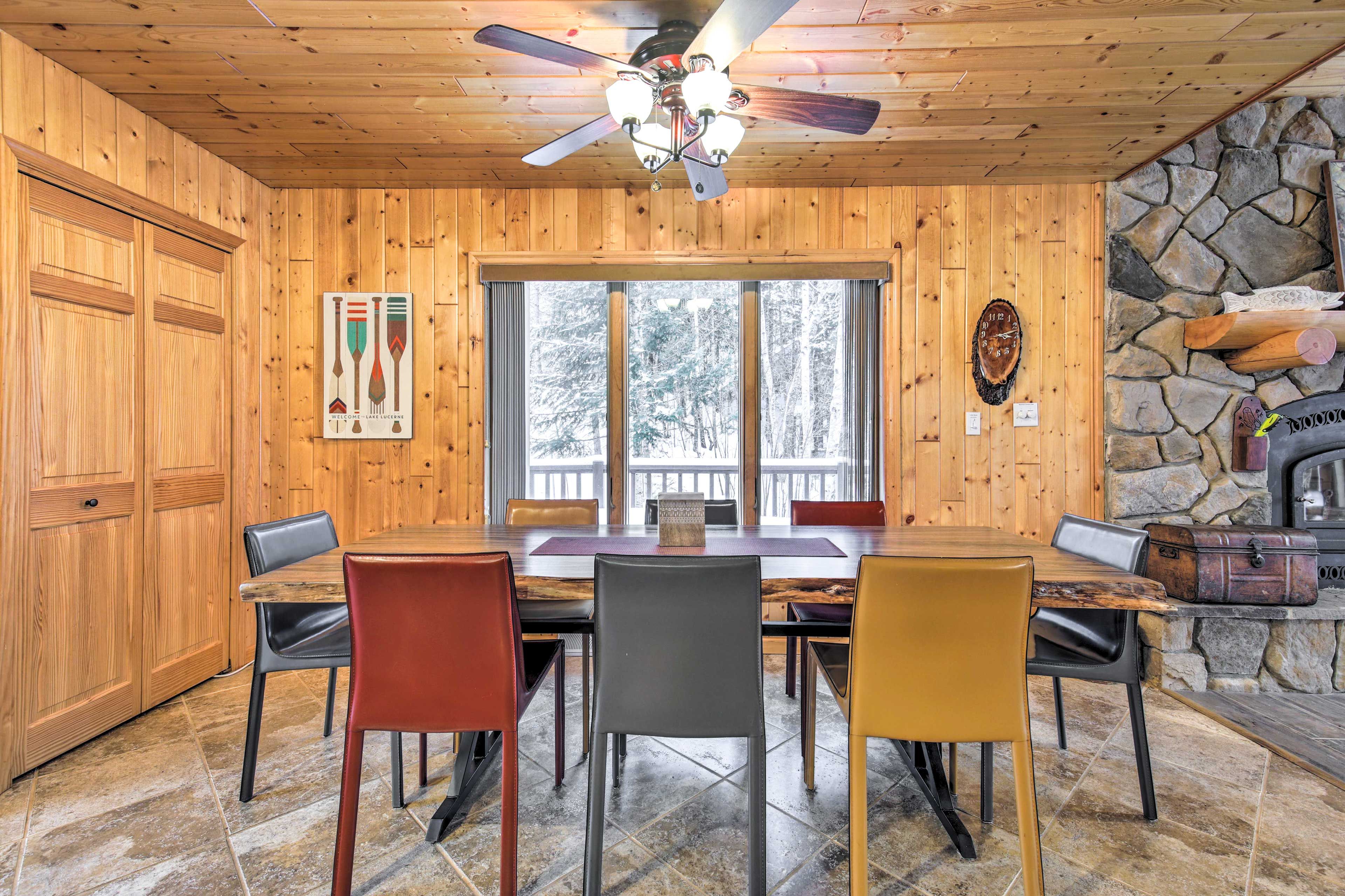 Dining Area | Dishware/Flatware