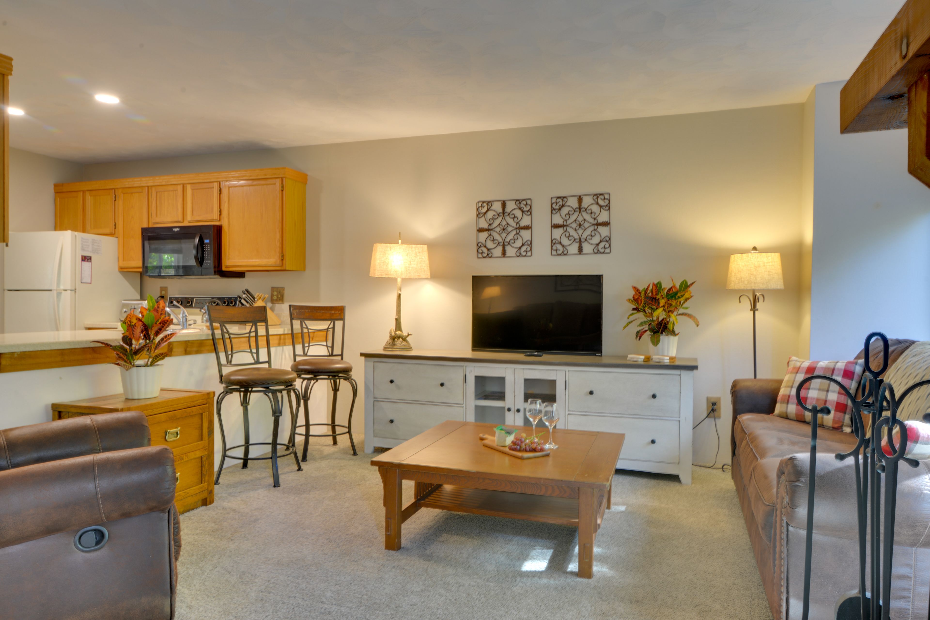 Living Area | 1st Floor | Smart TV