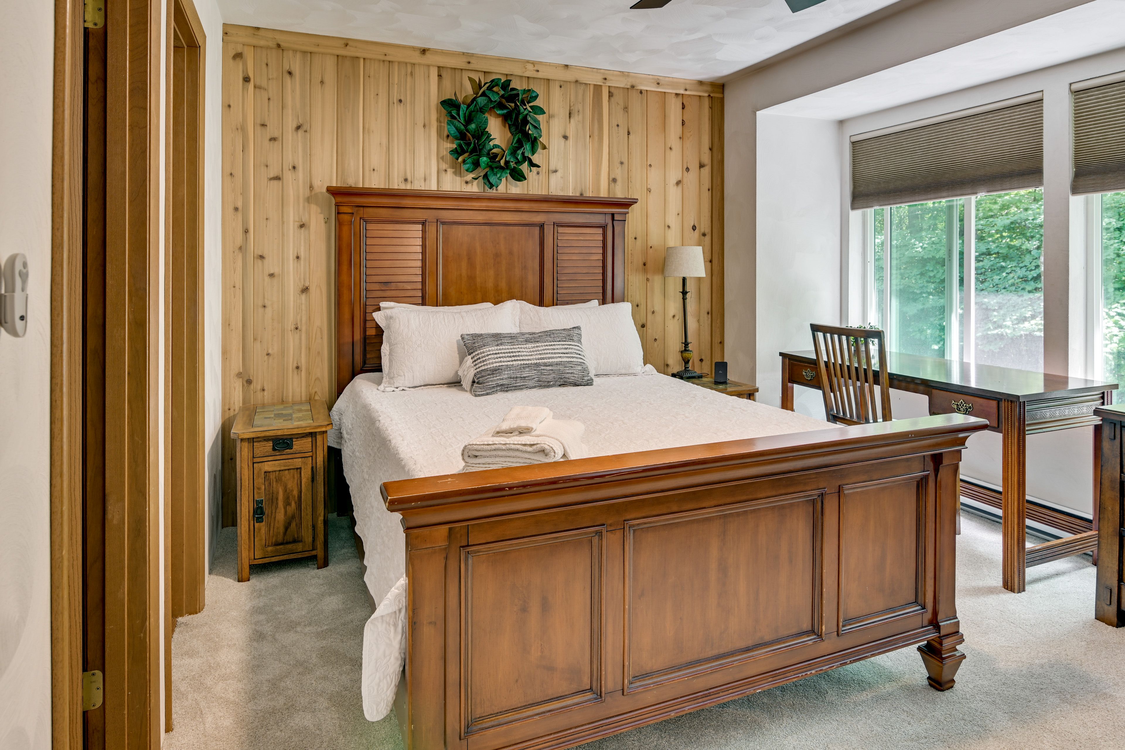 Bedroom 1 | Queen Bed | 2nd Floor