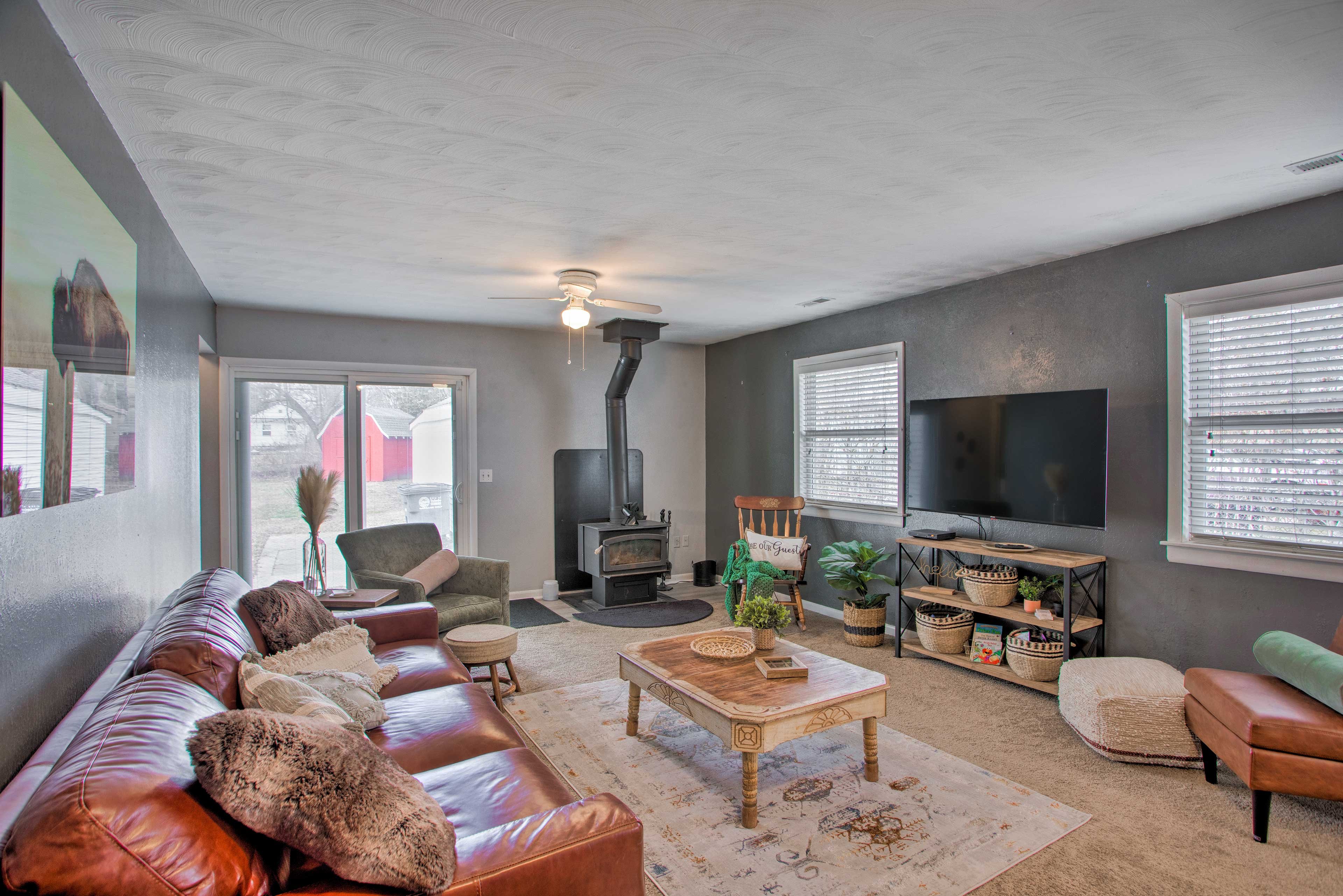 Living Area | Smart TV | Free WiFi | Central Heating & A/C