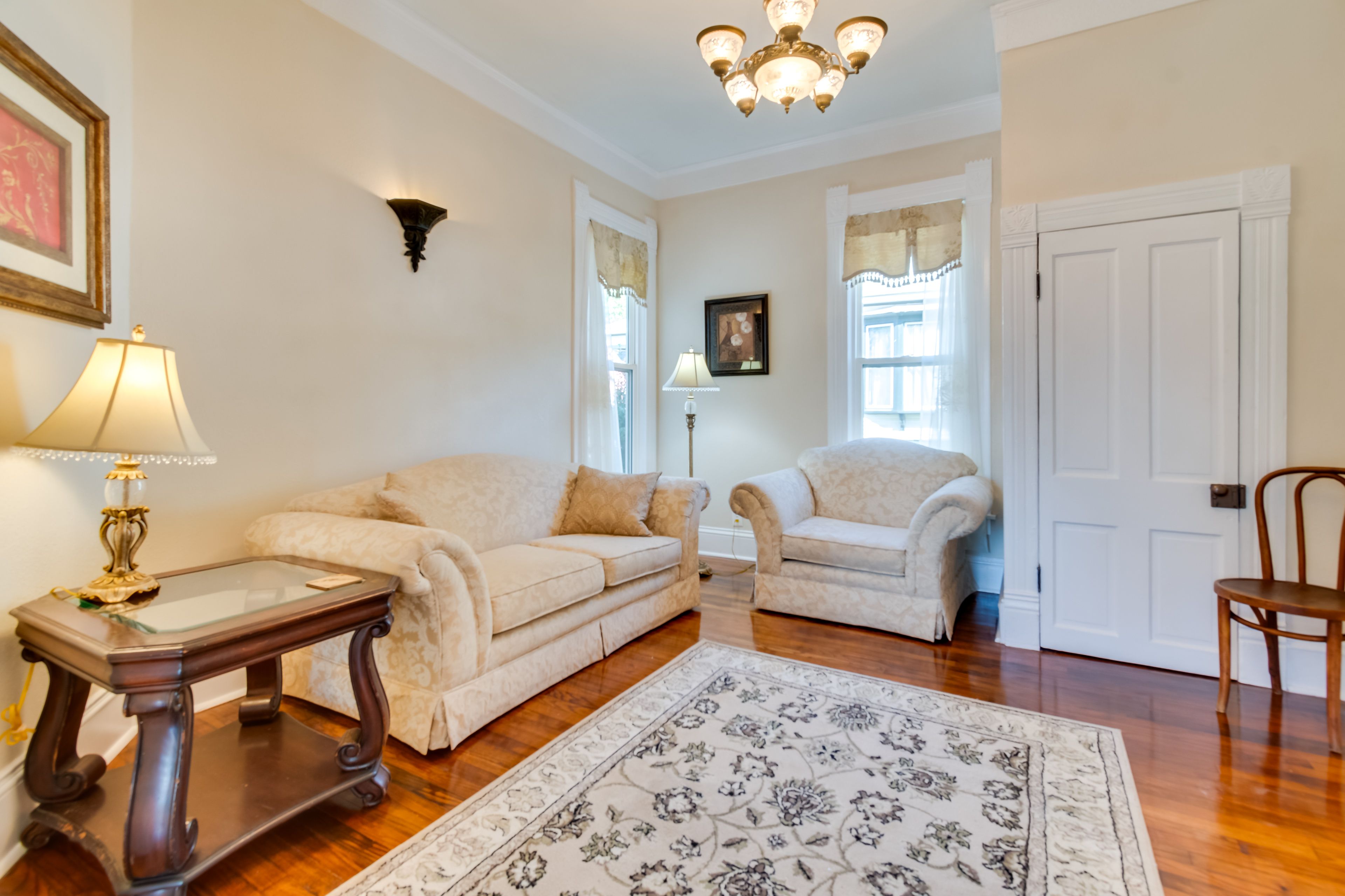 Living Room | Free WiFi | Smart TV