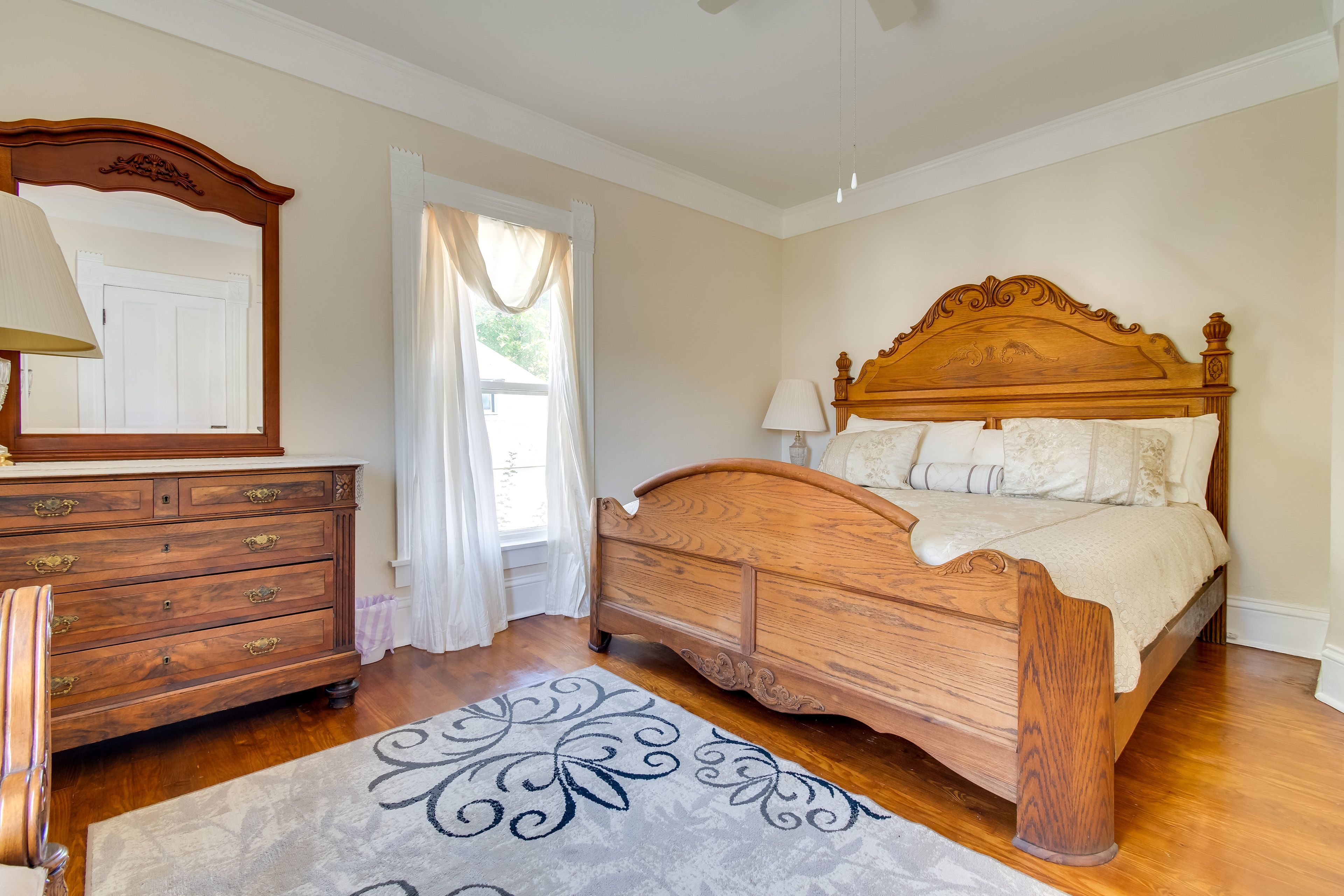 Bedroom 1 | King Bed | Linens Provided