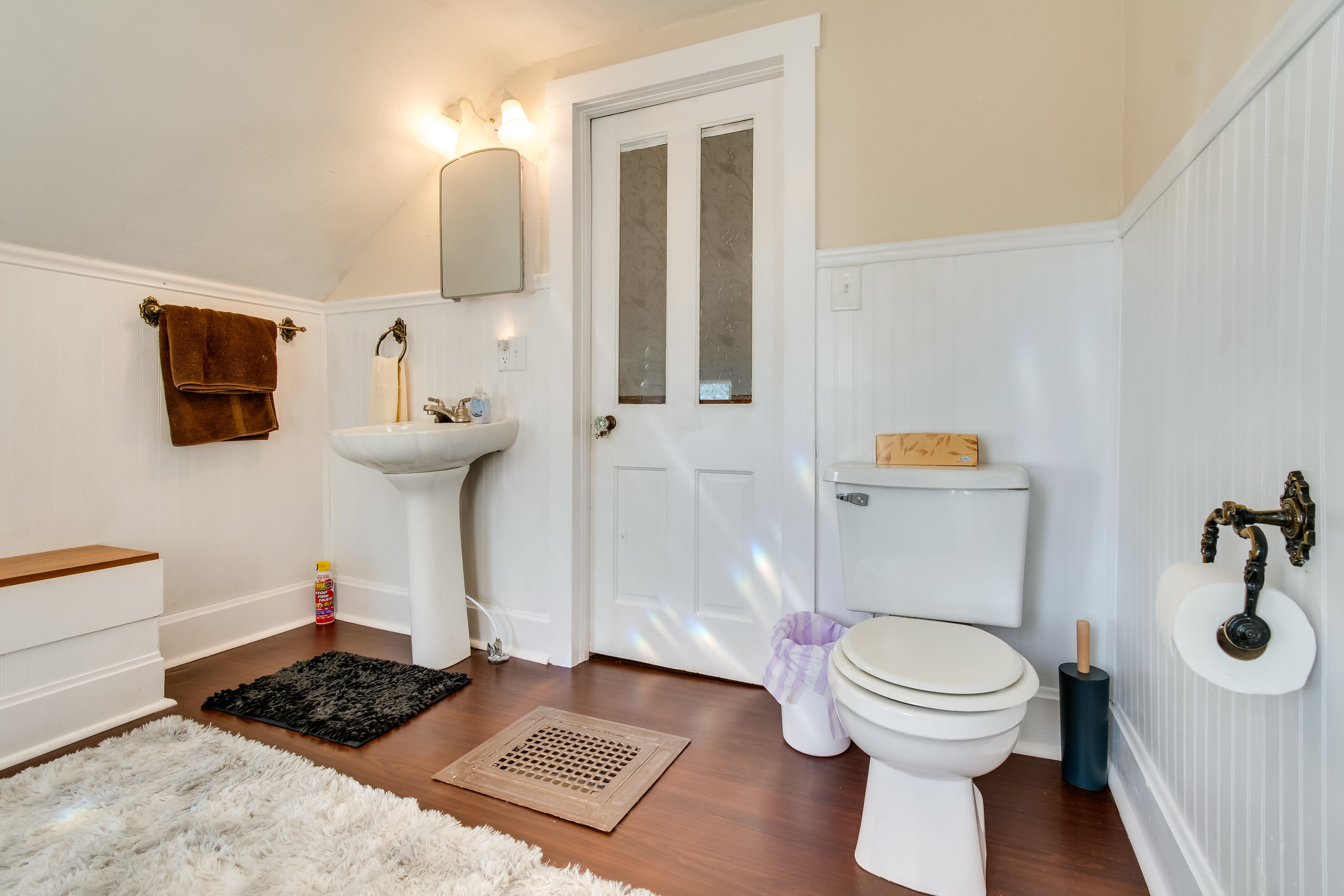 Full Bathroom | Soaker Tub