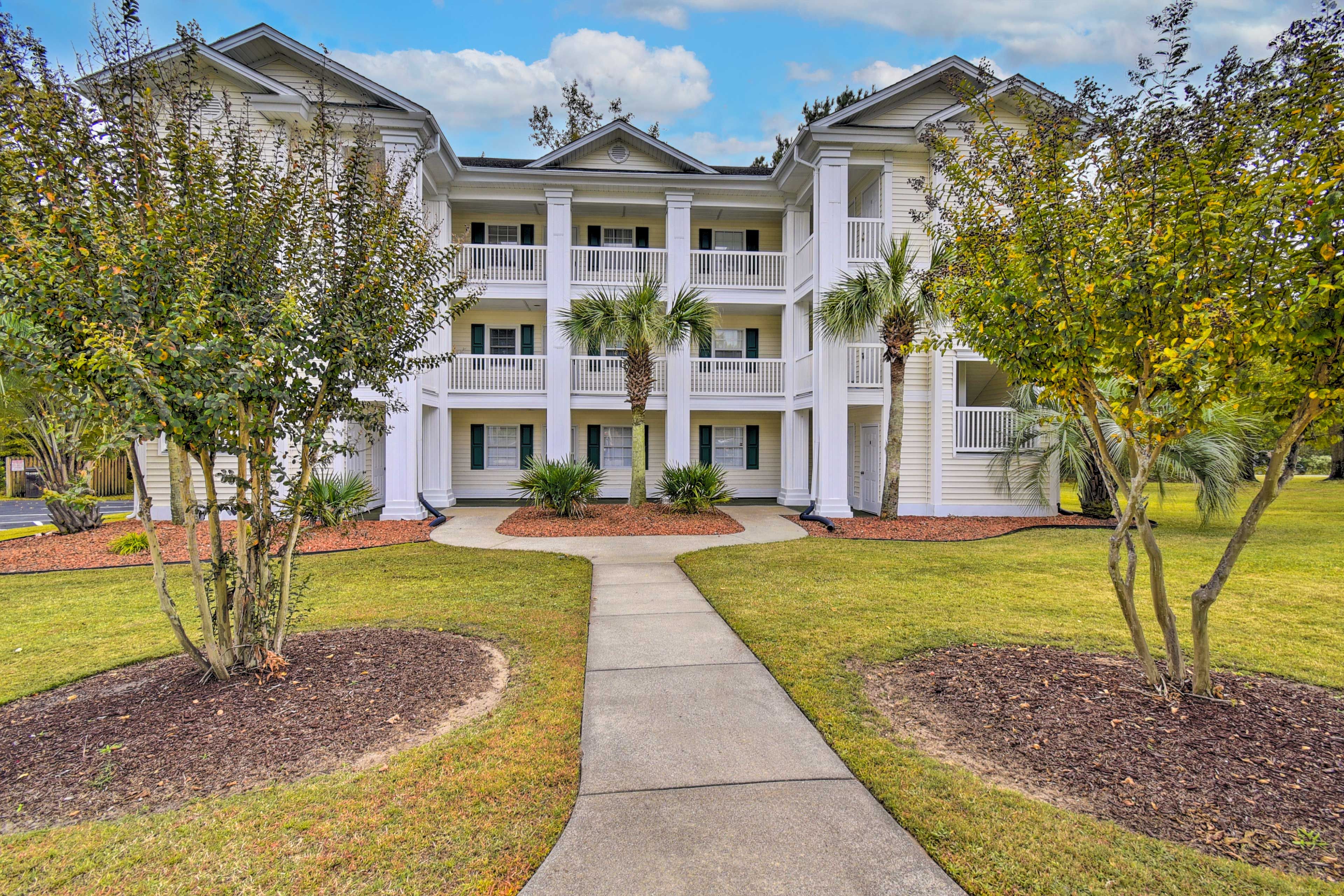 Condo Exterior | 3rd-Floor Unit | Located in Buck Creek at Aberdeen Country Club