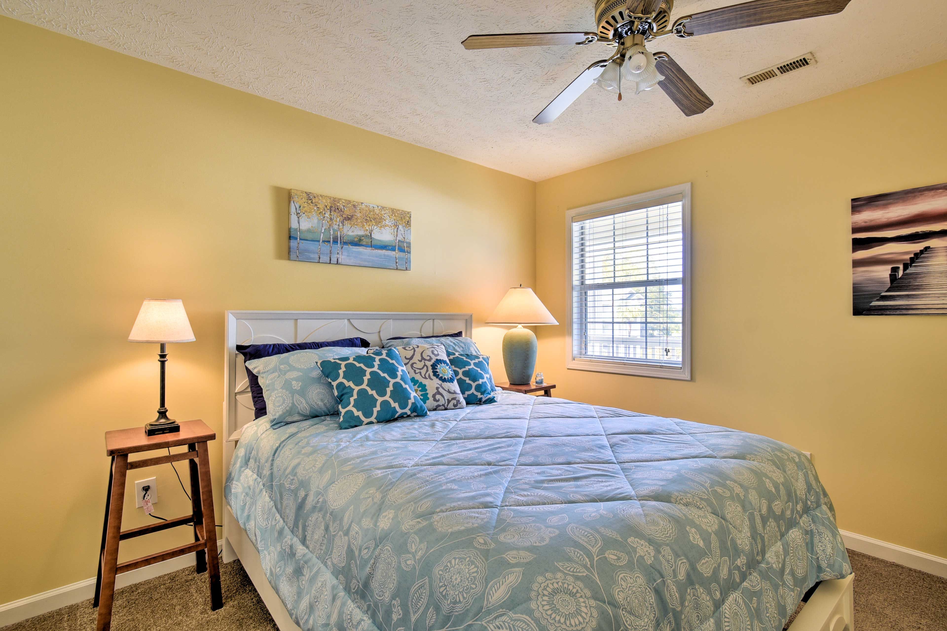 Bedroom 2 | Queen Bed | Flat-Screen TV w/ Cable
