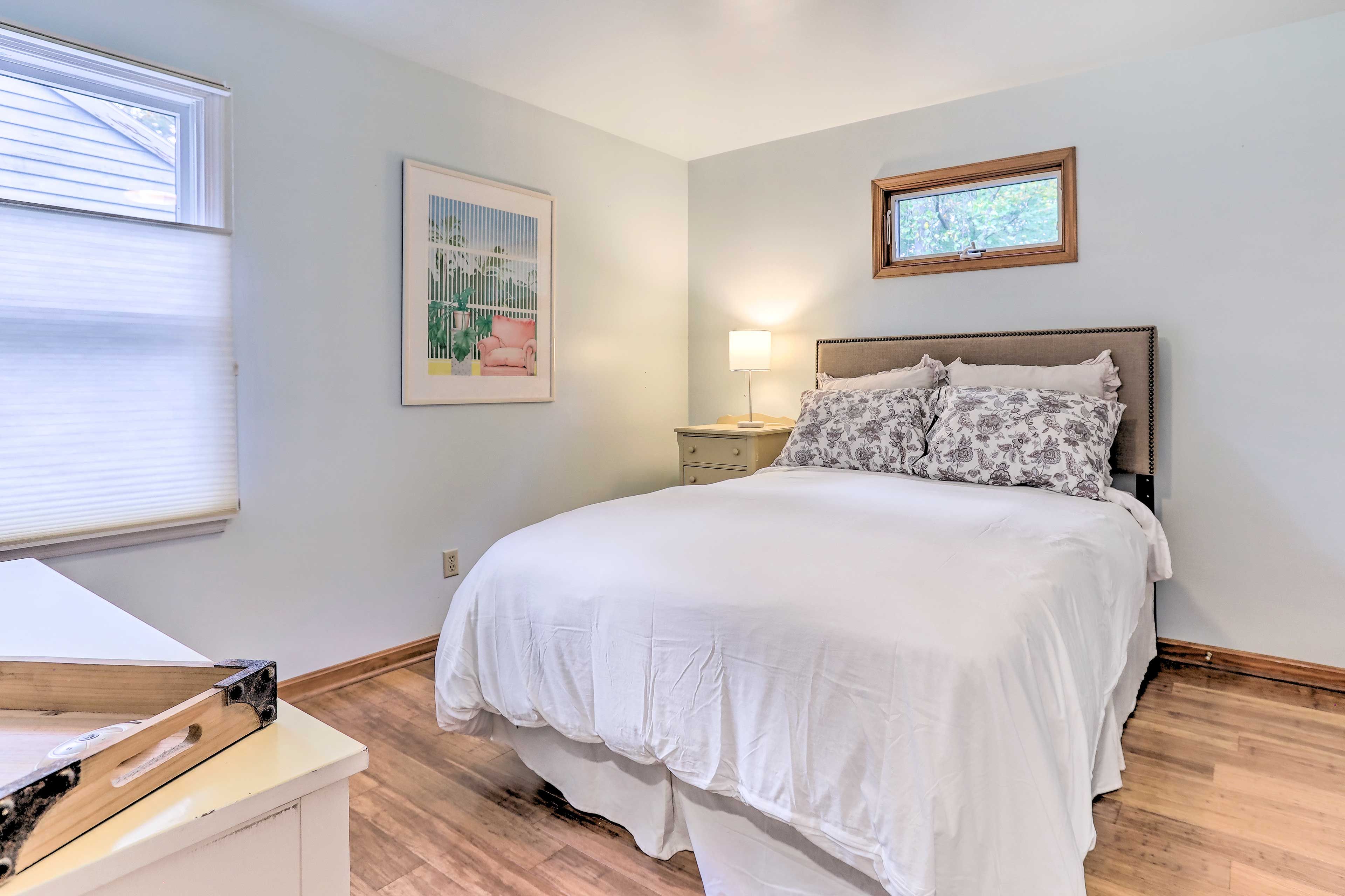 Bedroom 2 | 2nd Floor | Queen Bed