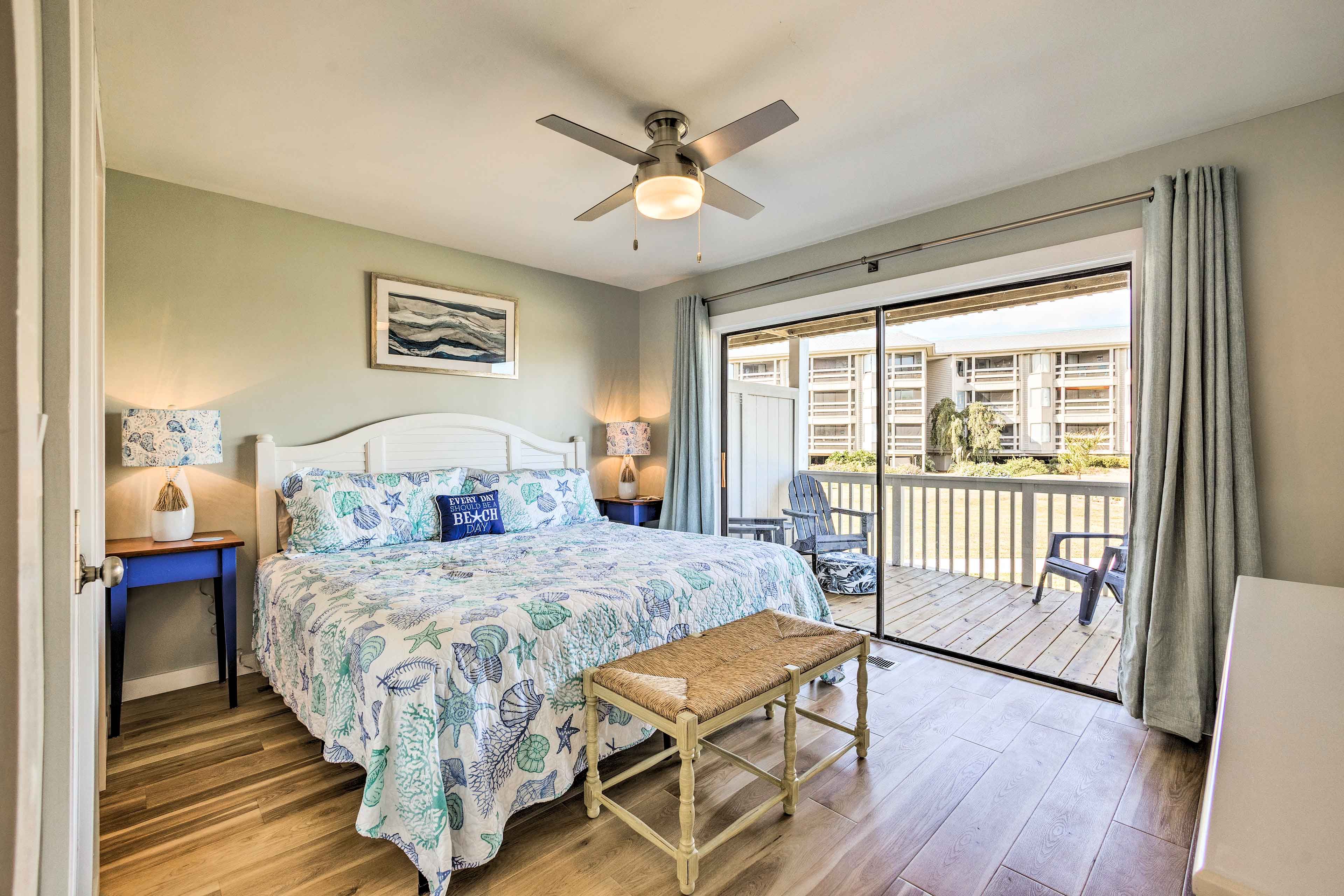 Bedroom | King Bed | En-Suite Bathroom