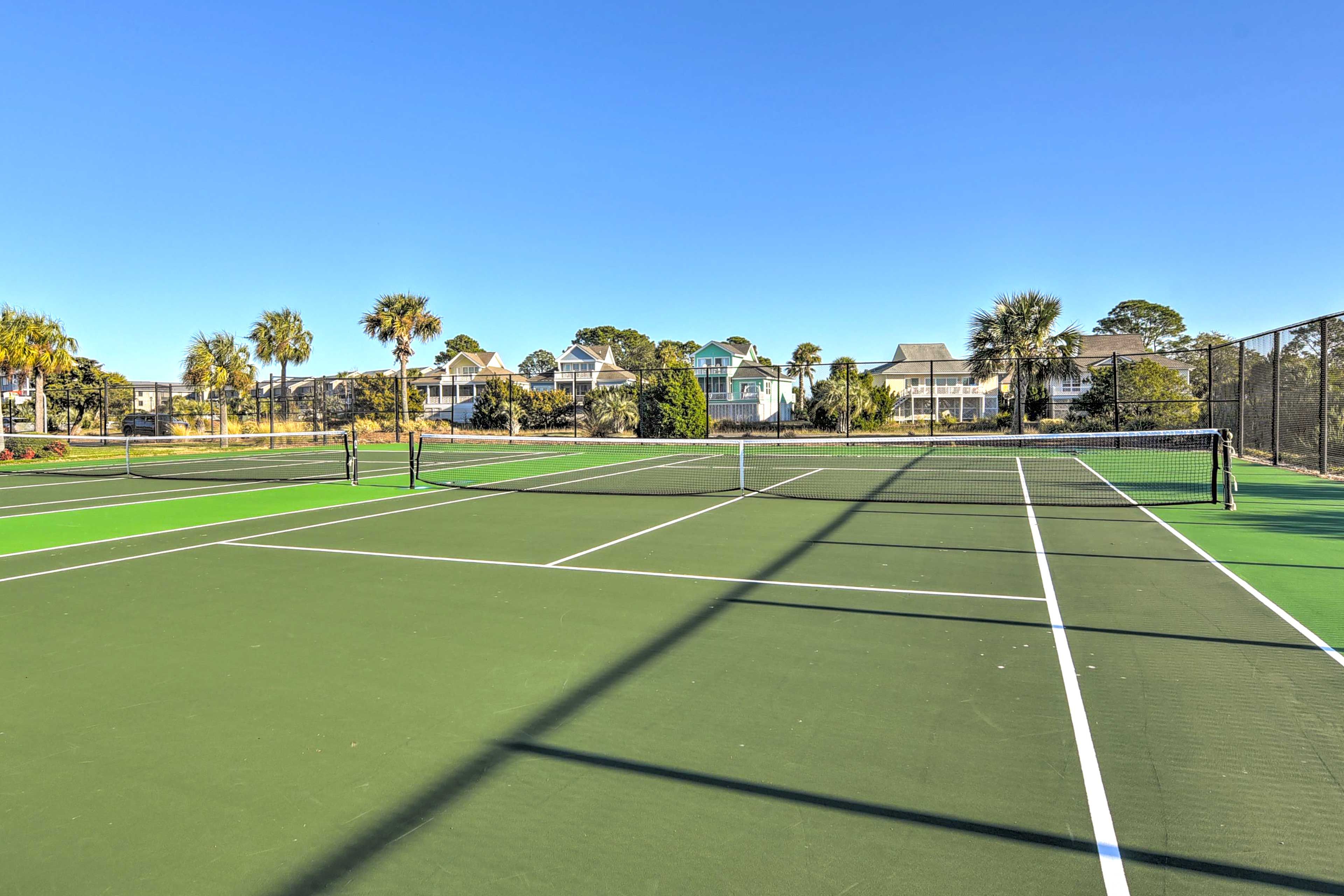 Community Amenities | Tennis & Pickleball Courts