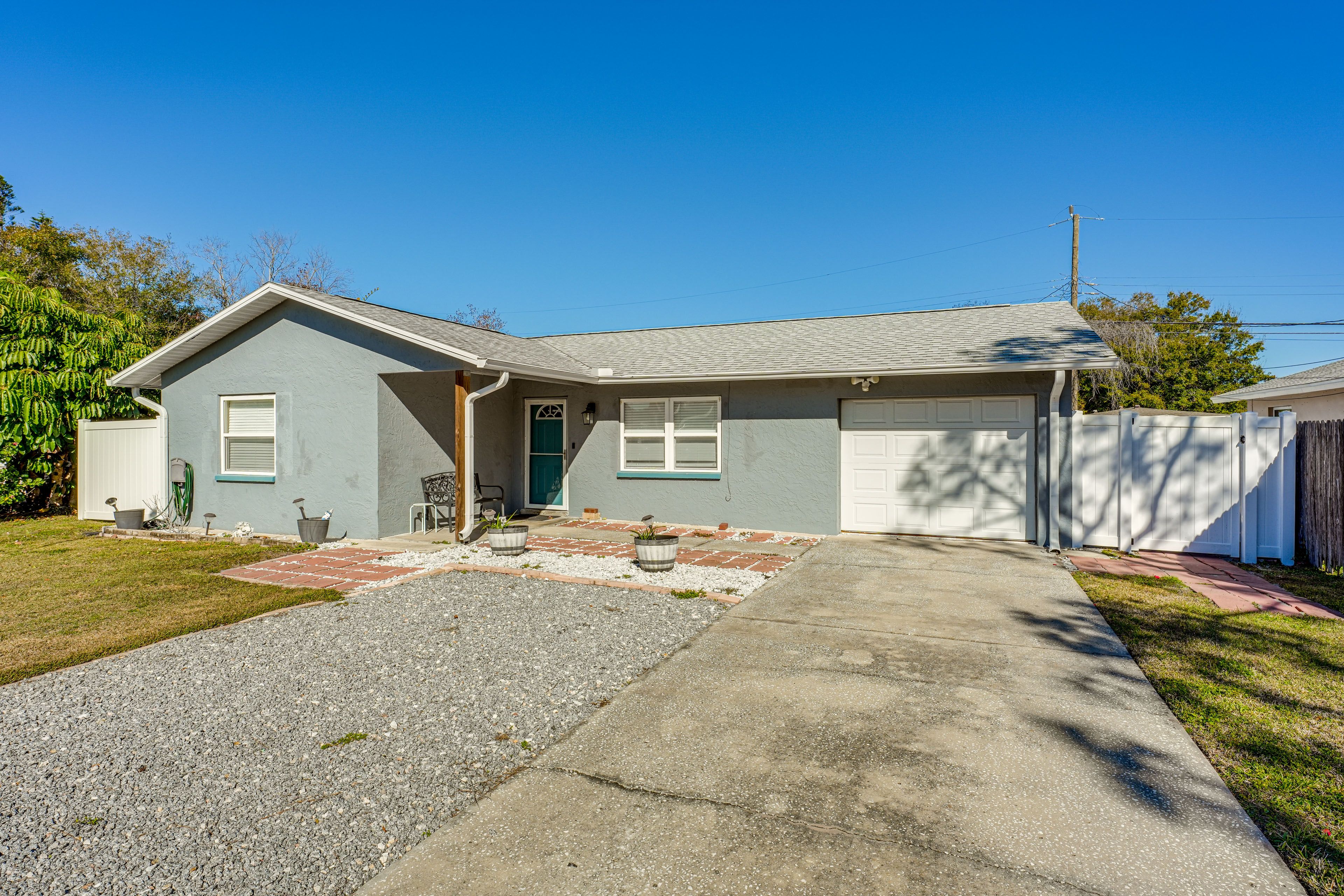 Parking | Driveway (4 Vehicles)