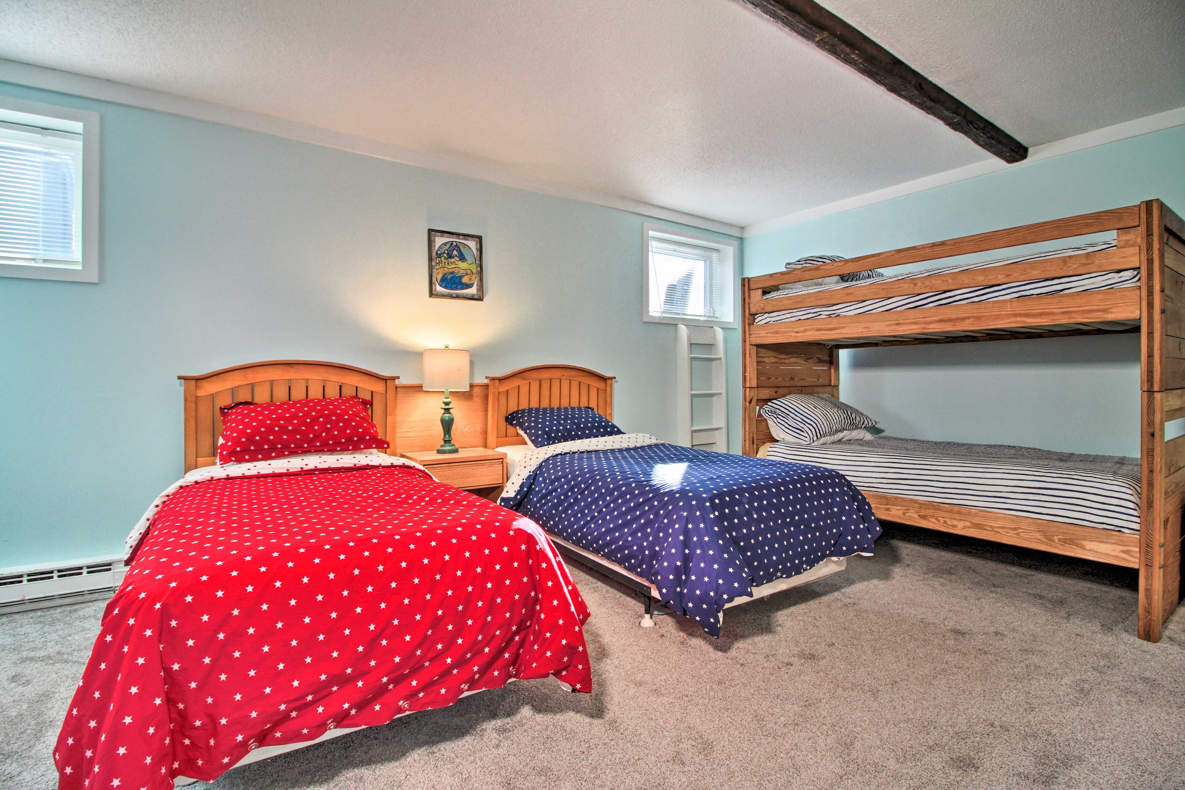 Bedroom 2 | 2 Twin Beds | Twin Bunk Bed
