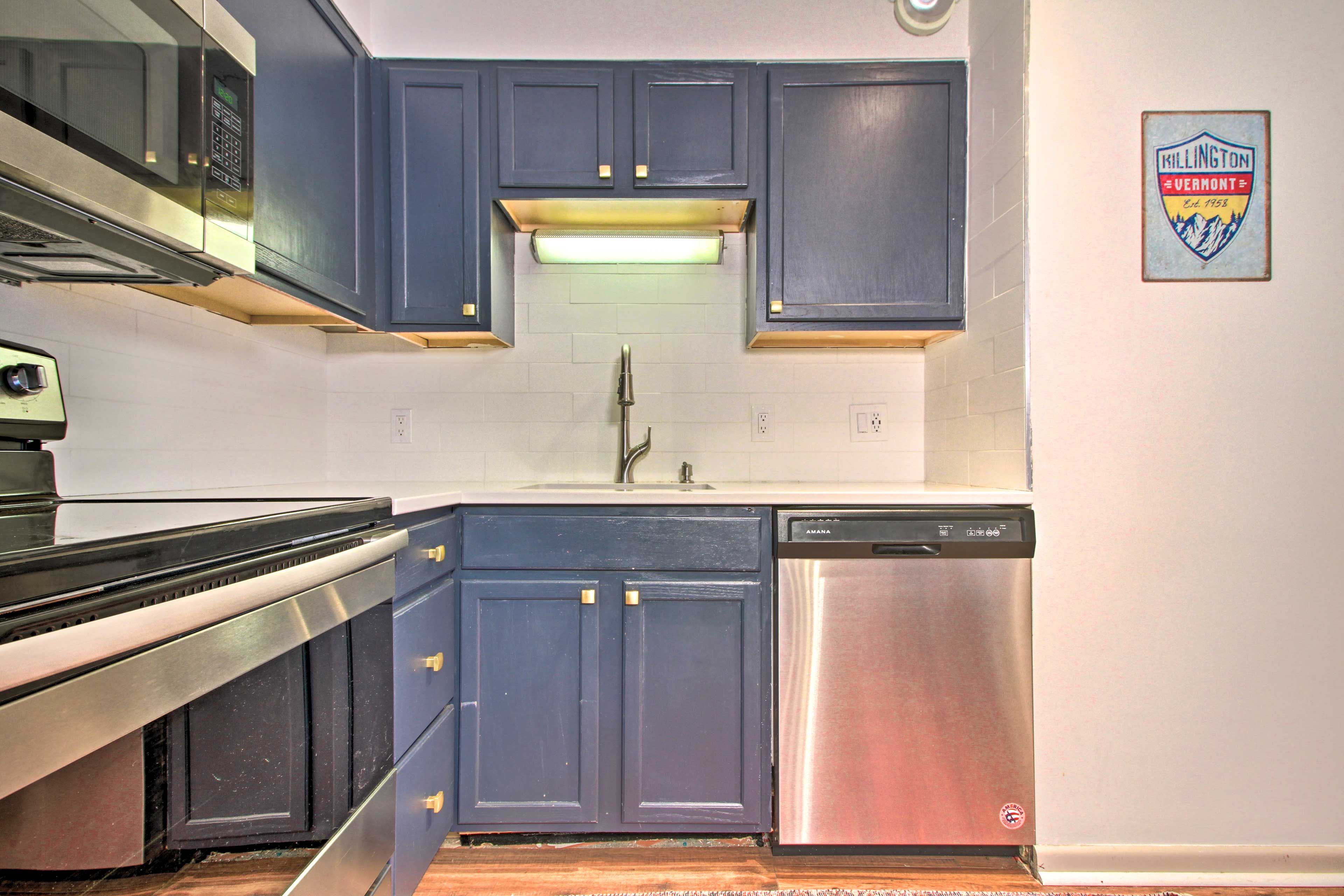 Kitchenette | Coffee Maker | Crockpot | Toaster