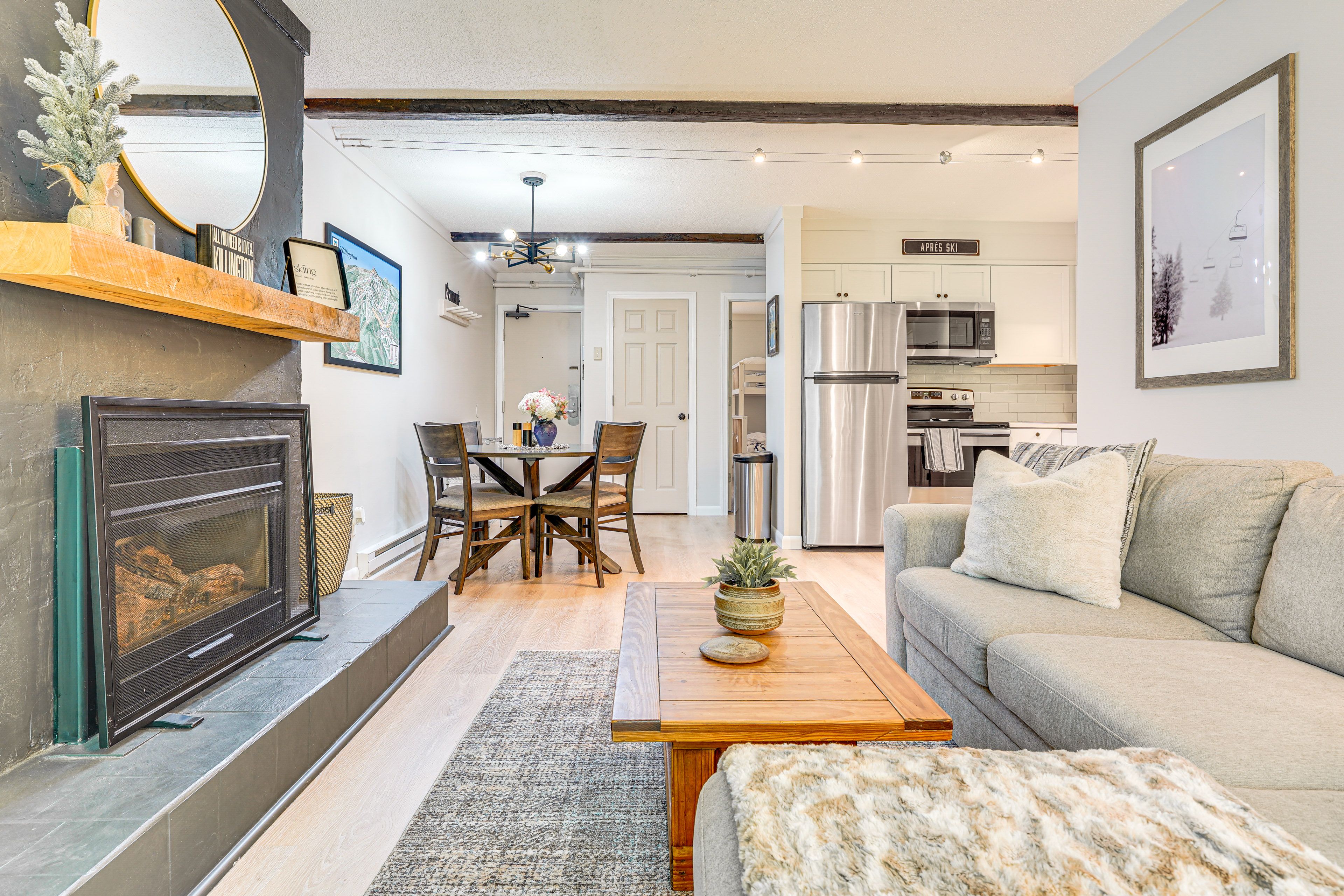 Living Area | Full Sleeper Sofa | Board Games | Books