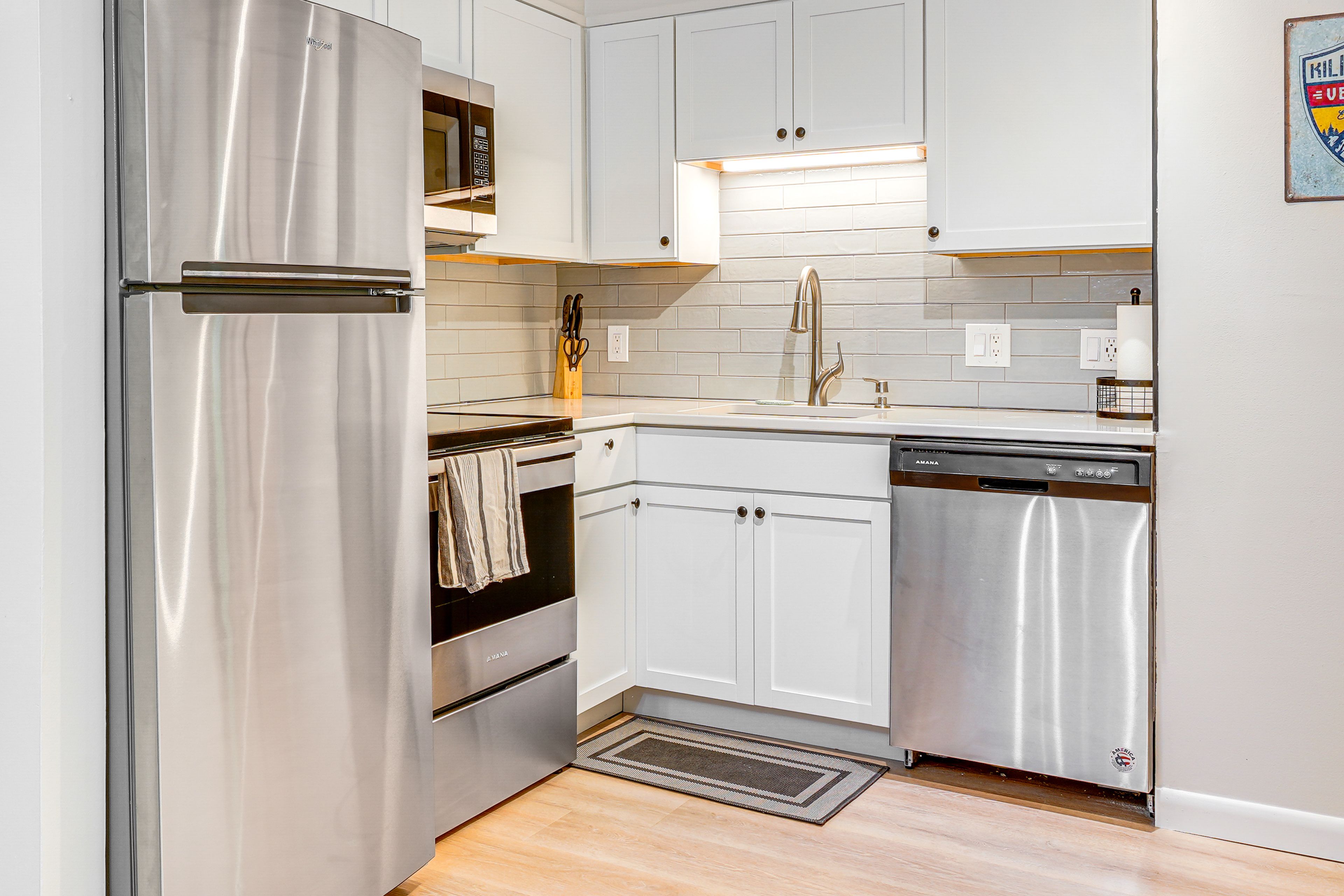 Kitchenette | Coffee Maker | Crockpot | Toaster