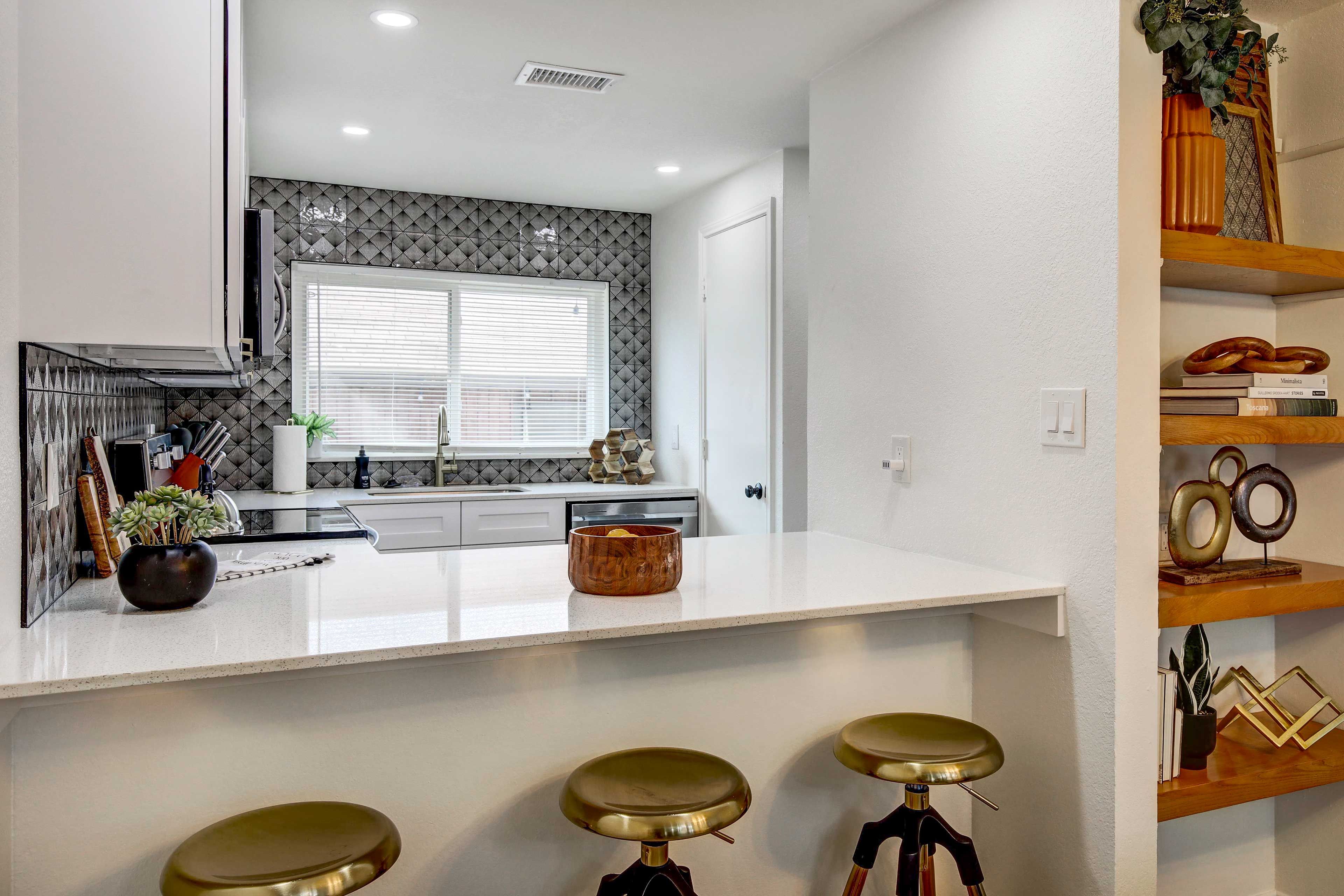 Kitchen | Cooking Basics | Coffee Maker | Paper Towels/Trash Bags Provided