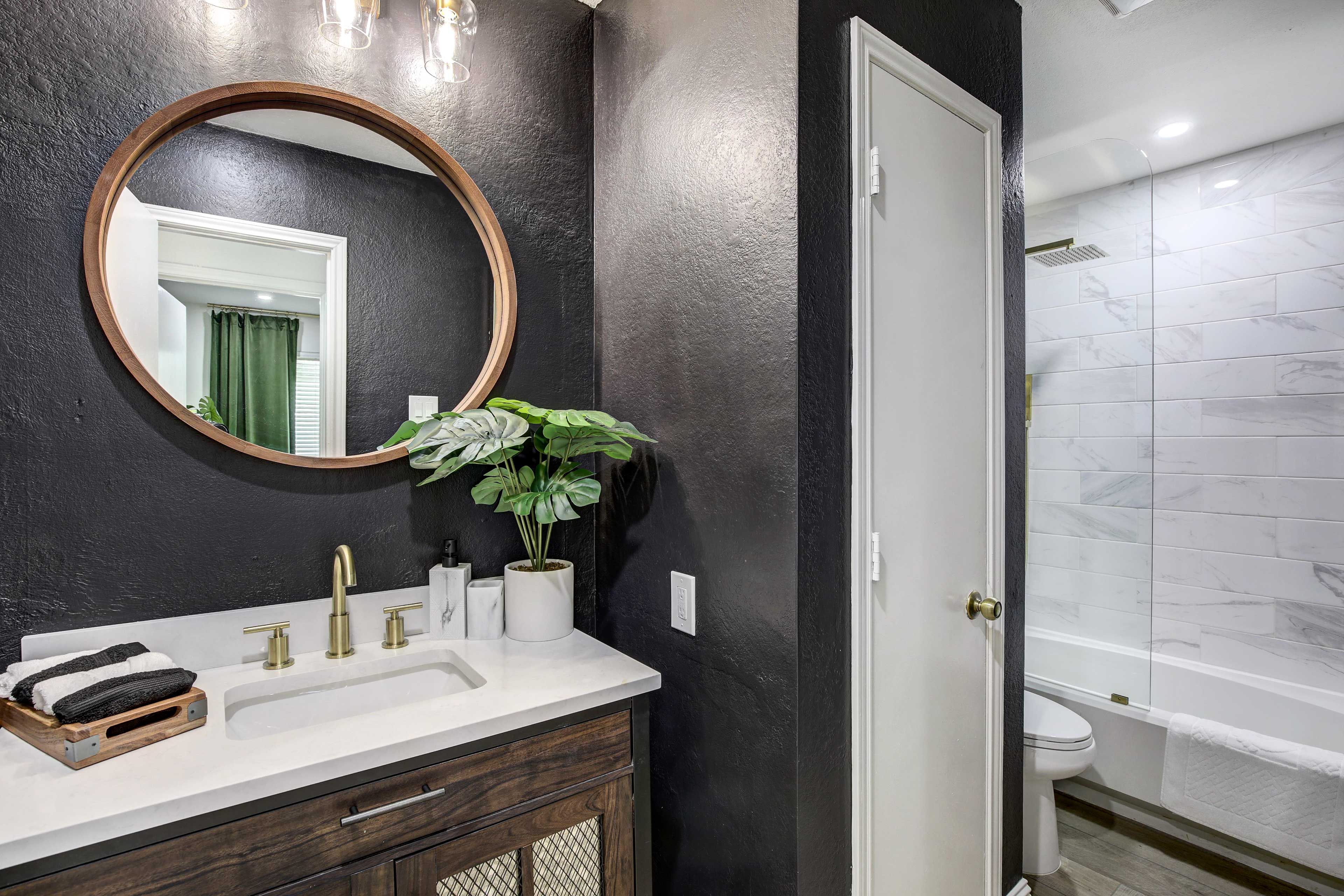 Full Bathroom