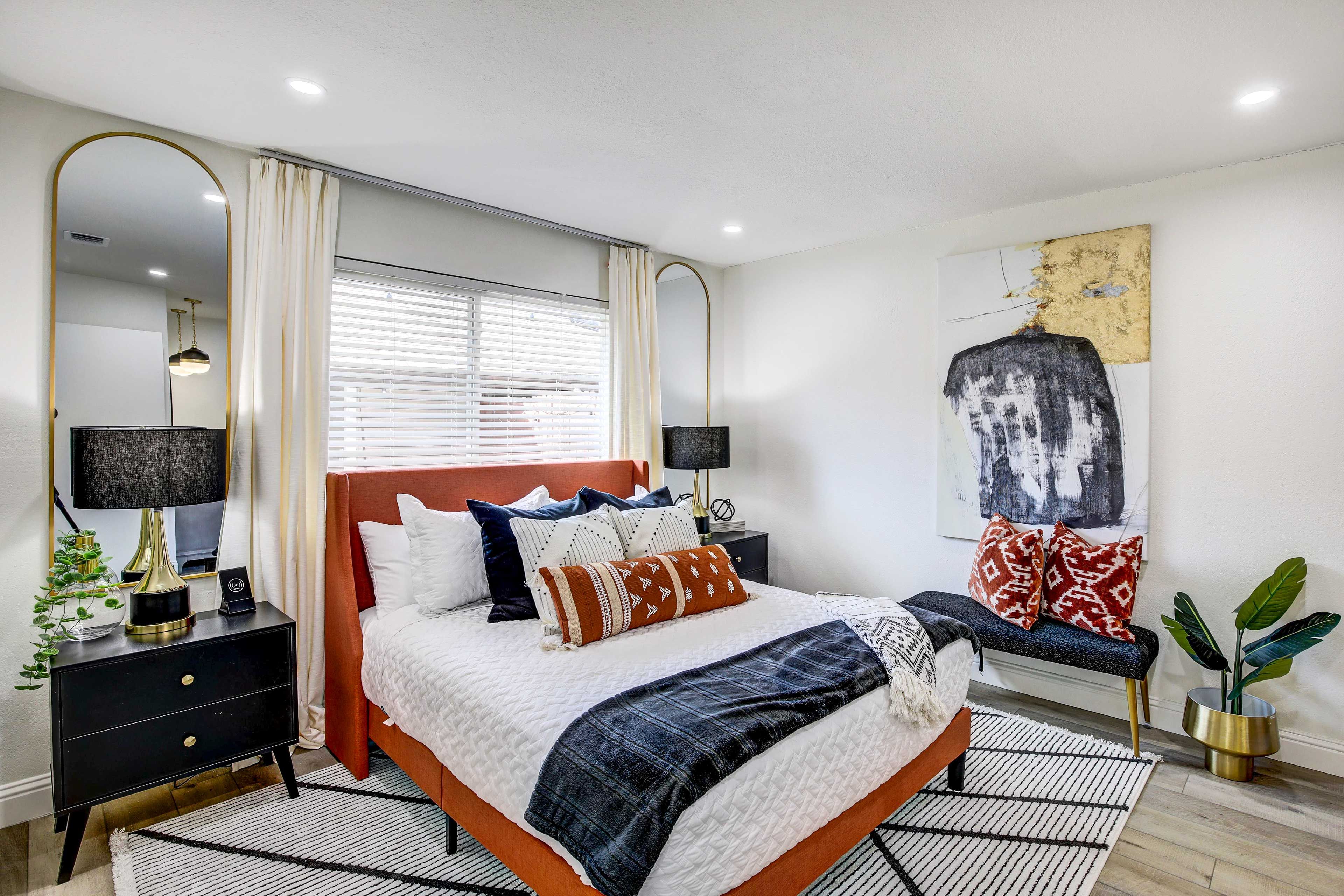 Bedroom 1 | Queen Bed | Linens Provided | En-Suite Bathroom
